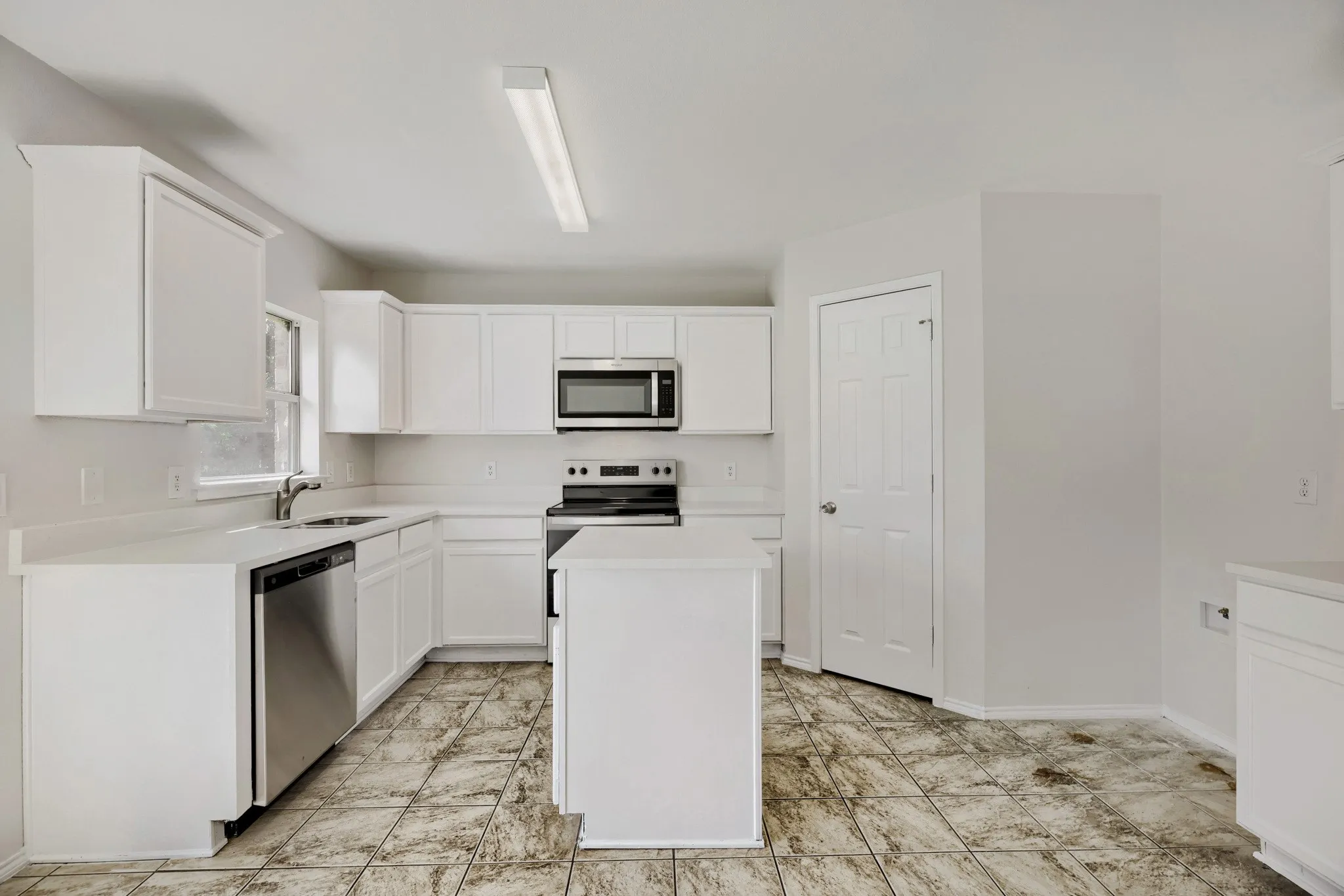 Single Family Residence For Sale in Collin County , 3103 Savoy Court, Wylie, Texas 75098, 4 Bedroom, 3 Bathroom, 2 Garage spaces, 2,384 Sqft, built in 2004, mls#21221724, Real Estate Agent in Wylie, Homes For Sale in Collin county, Homes For Sale in Wylie, Realtor in Wylie Texas, Real Estate Brokerage Independent Realty Texas, Luminita Cordes Realtor