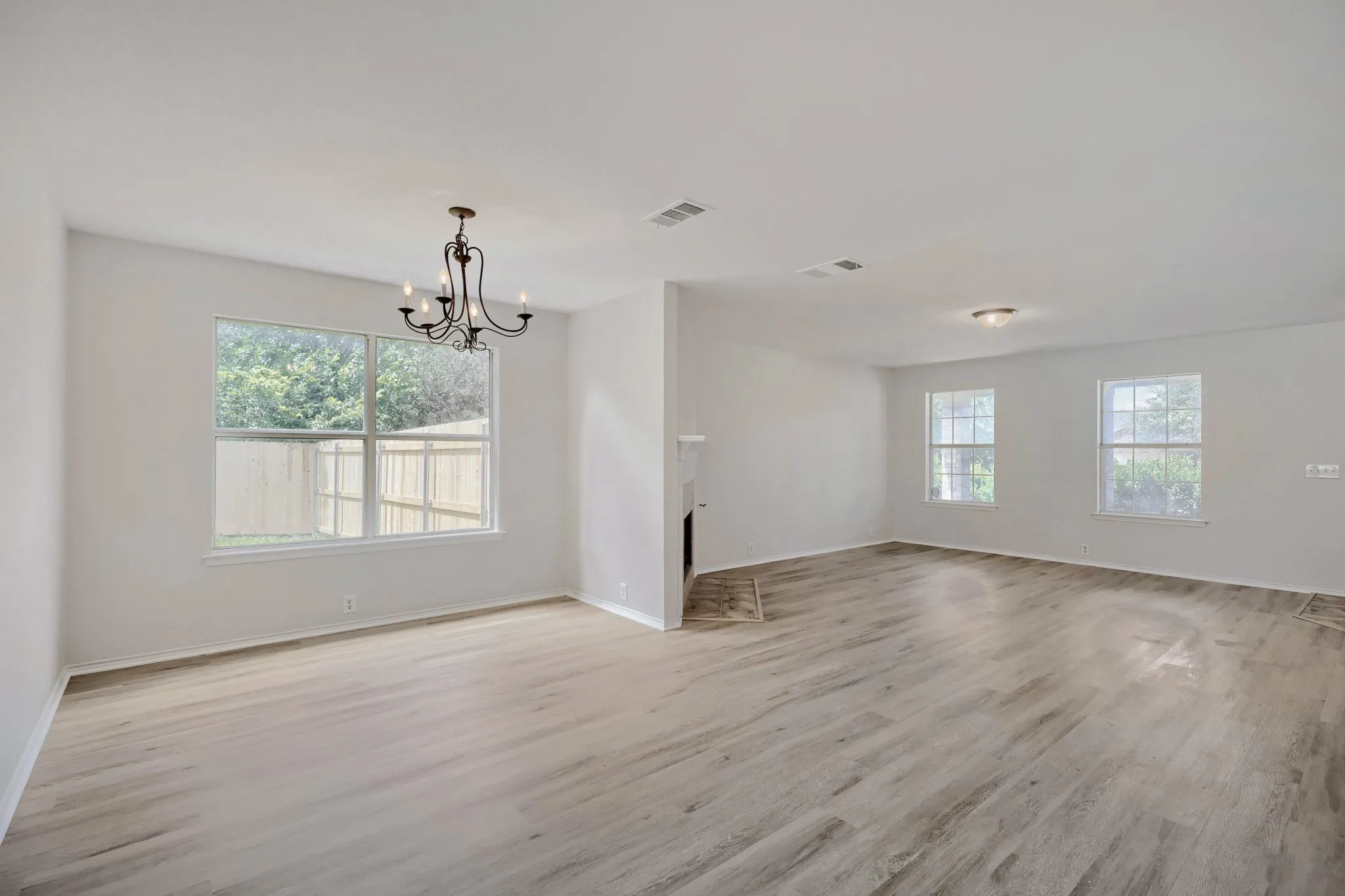 Single Family Residence For Sale in Collin County , 3103 Savoy Court, Wylie, Texas 75098, 4 Bedroom, 3 Bathroom, 2 Garage spaces, 2,384 Sqft, built in 2004, mls#21221724, Real Estate Agent in Wylie, Homes For Sale in Collin county, Homes For Sale in Wylie, Realtor in Wylie Texas, Real Estate Brokerage Independent Realty Texas, Luminita Cordes Realtor