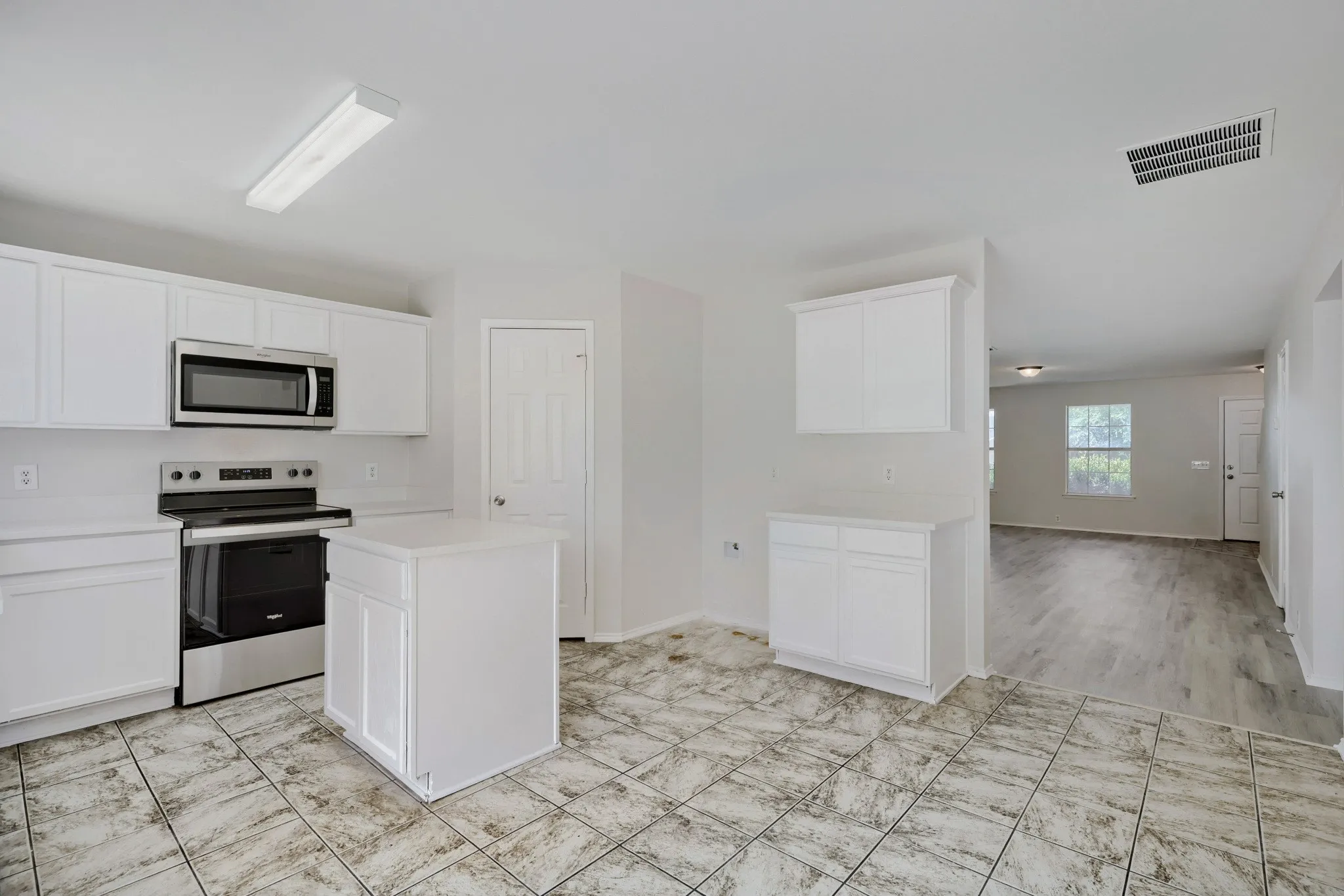 Single Family Residence For Sale in Collin County , 3103 Savoy Court, Wylie, Texas 75098, 4 Bedroom, 3 Bathroom, 2 Garage spaces, 2,384 Sqft, built in 2004, mls#21221724, Real Estate Agent in Wylie, Homes For Sale in Collin county, Homes For Sale in Wylie, Realtor in Wylie Texas, Real Estate Brokerage Independent Realty Texas, Luminita Cordes Realtor