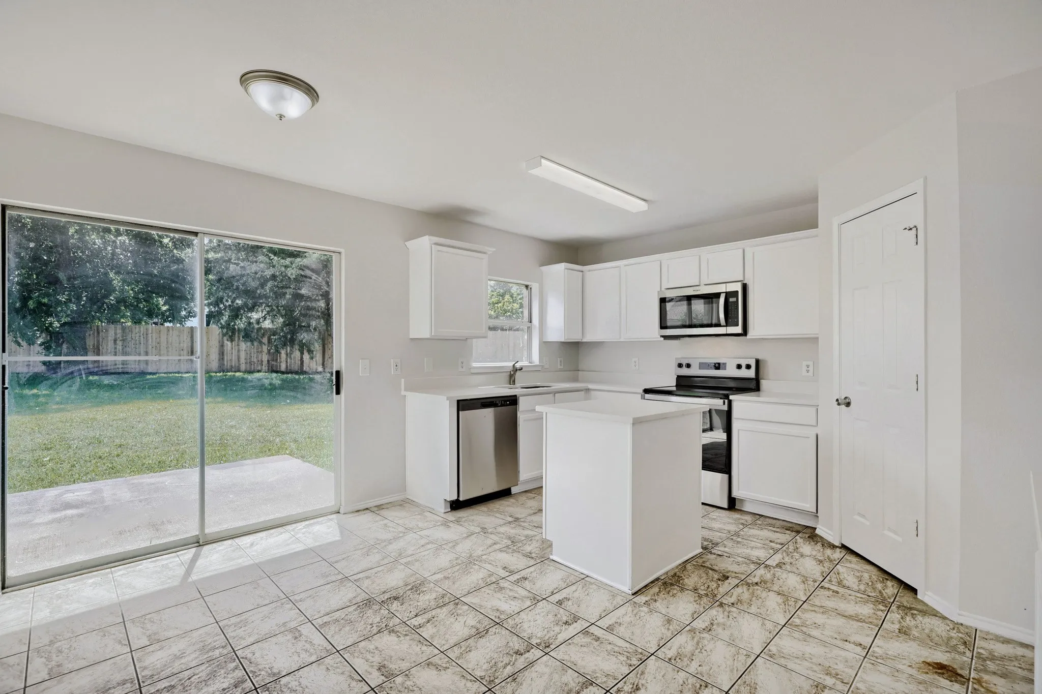 Single Family Residence For Sale in Collin County , 3103 Savoy Court, Wylie, Texas 75098, 4 Bedroom, 3 Bathroom, 2 Garage spaces, 2,384 Sqft, built in 2004, mls#21221724, Real Estate Agent in Wylie, Homes For Sale in Collin county, Homes For Sale in Wylie, Realtor in Wylie Texas, Real Estate Brokerage Independent Realty Texas, Luminita Cordes Realtor