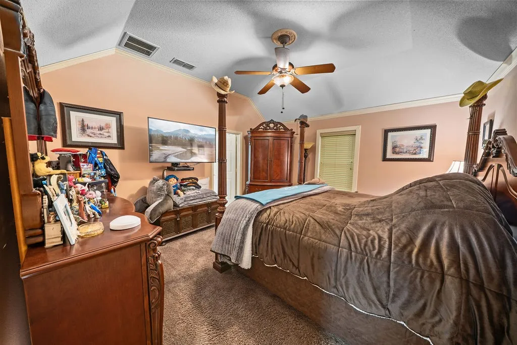 Single Family Residence For Sale in Cherokee County , 630 County Road 3608, Bullard, Texas 75757, 3 Bedroom, 2 Bathroom, 2 Garage spaces, 2,170 Sqft, built in 2002, mls#21296772, Real Estate Agent in Bullard, Homes For Sale in Cherokee county, Homes For Sale in Bullard, Realtor in Bullard Texas, Real Estate Brokerage Independent Realty Texas, Luminita Cordes Realtor