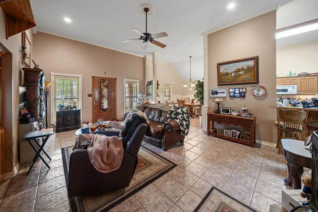 Single Family Residence For Sale in Cherokee County , 630 County Road 3608, Bullard, Texas 75757, 3 Bedroom, 2 Bathroom, 2 Garage spaces, 2,170 Sqft, built in 2002, mls#21296772, Real Estate Agent in Bullard, Homes For Sale in Cherokee county, Homes For Sale in Bullard, Realtor in Bullard Texas, Real Estate Brokerage Independent Realty Texas, Luminita Cordes Realtor