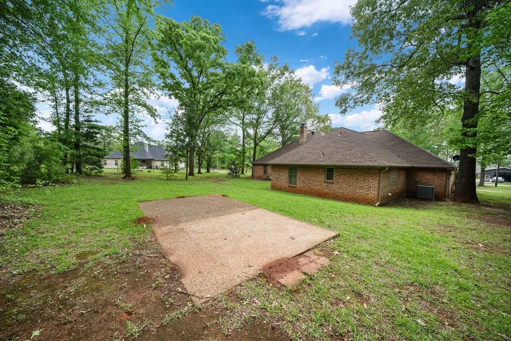 Single Family Residence For Sale in Cherokee County , 630 County Road 3608, Bullard, Texas 75757, 3 Bedroom, 2 Bathroom, 2 Garage spaces, 2,170 Sqft, built in 2002, mls#21296772, Real Estate Agent in Bullard, Homes For Sale in Cherokee county, Homes For Sale in Bullard, Realtor in Bullard Texas, Real Estate Brokerage Independent Realty Texas, Luminita Cordes Realtor