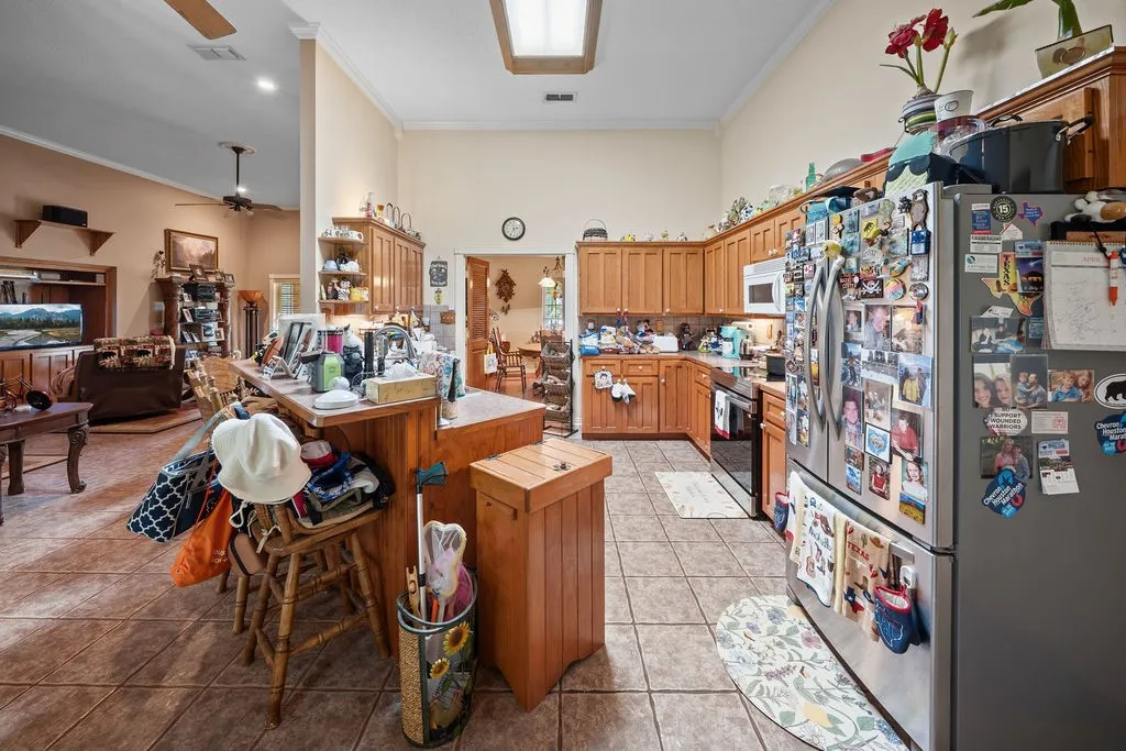 Single Family Residence For Sale in Cherokee County , 630 County Road 3608, Bullard, Texas 75757, 3 Bedroom, 2 Bathroom, 2 Garage spaces, 2,170 Sqft, built in 2002, mls#21296772, Real Estate Agent in Bullard, Homes For Sale in Cherokee county, Homes For Sale in Bullard, Realtor in Bullard Texas, Real Estate Brokerage Independent Realty Texas, Luminita Cordes Realtor