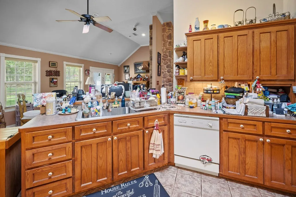 Single Family Residence For Sale in Cherokee County , 630 County Road 3608, Bullard, Texas 75757, 3 Bedroom, 2 Bathroom, 2 Garage spaces, 2,170 Sqft, built in 2002, mls#21296772, Real Estate Agent in Bullard, Homes For Sale in Cherokee county, Homes For Sale in Bullard, Realtor in Bullard Texas, Real Estate Brokerage Independent Realty Texas, Luminita Cordes Realtor