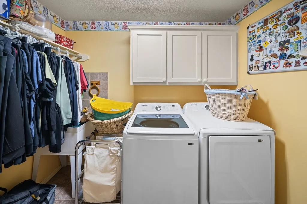 Single Family Residence For Sale in Cherokee County , 630 County Road 3608, Bullard, Texas 75757, 3 Bedroom, 2 Bathroom, 2 Garage spaces, 2,170 Sqft, built in 2002, mls#21296772, Real Estate Agent in Bullard, Homes For Sale in Cherokee county, Homes For Sale in Bullard, Realtor in Bullard Texas, Real Estate Brokerage Independent Realty Texas, Luminita Cordes Realtor