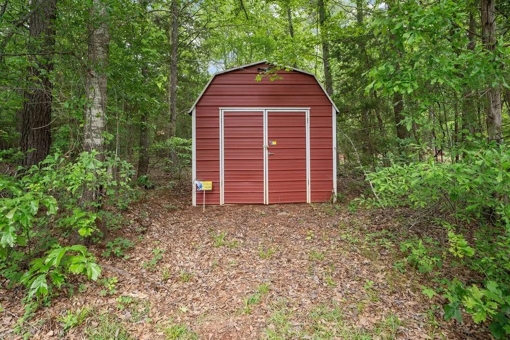 Single Family Residence For Sale in Cherokee County , 630 County Road 3608, Bullard, Texas 75757, 3 Bedroom, 2 Bathroom, 2 Garage spaces, 2,170 Sqft, built in 2002, mls#21296772, Real Estate Agent in Bullard, Homes For Sale in Cherokee county, Homes For Sale in Bullard, Realtor in Bullard Texas, Real Estate Brokerage Independent Realty Texas, Luminita Cordes Realtor