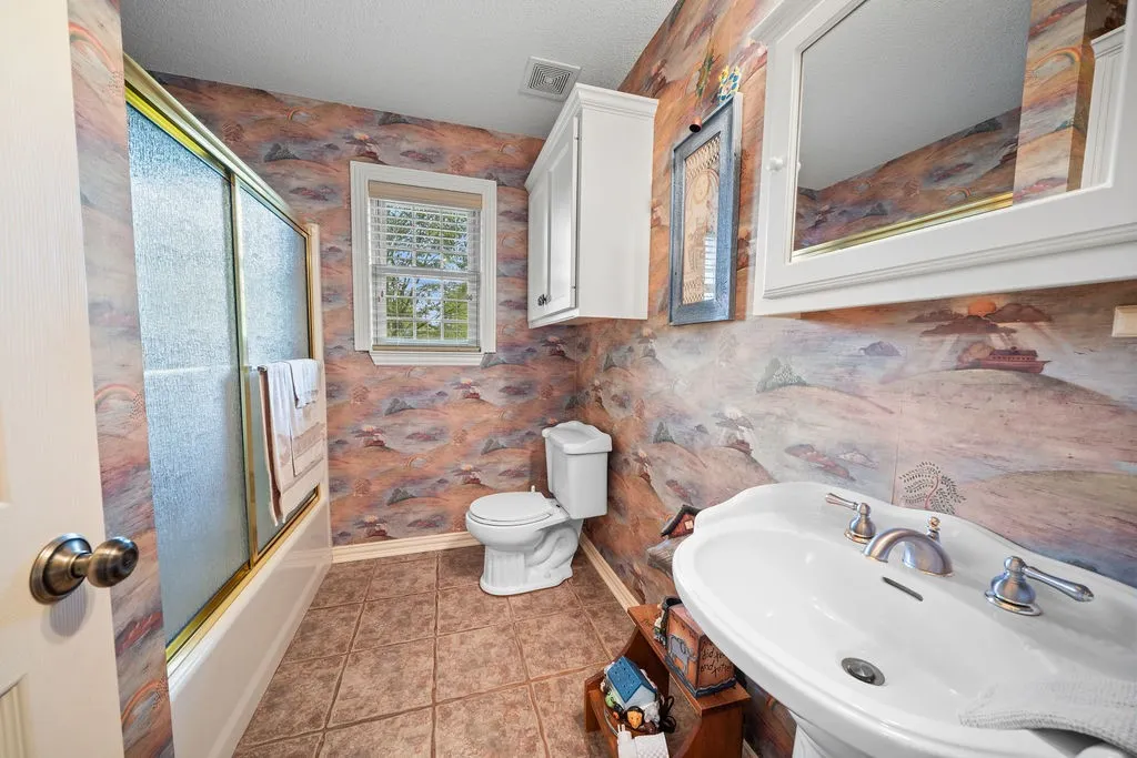 Single Family Residence For Sale in Cherokee County , 630 County Road 3608, Bullard, Texas 75757, 3 Bedroom, 2 Bathroom, 2 Garage spaces, 2,170 Sqft, built in 2002, mls#21296772, Real Estate Agent in Bullard, Homes For Sale in Cherokee county, Homes For Sale in Bullard, Realtor in Bullard Texas, Real Estate Brokerage Independent Realty Texas, Luminita Cordes Realtor