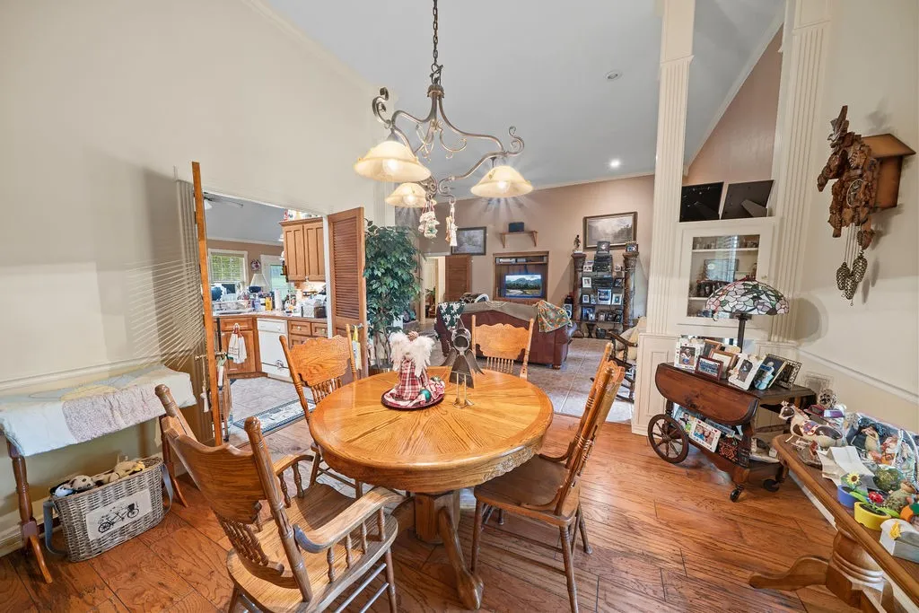 Single Family Residence For Sale in Cherokee County , 630 County Road 3608, Bullard, Texas 75757, 3 Bedroom, 2 Bathroom, 2 Garage spaces, 2,170 Sqft, built in 2002, mls#21296772, Real Estate Agent in Bullard, Homes For Sale in Cherokee county, Homes For Sale in Bullard, Realtor in Bullard Texas, Real Estate Brokerage Independent Realty Texas, Luminita Cordes Realtor