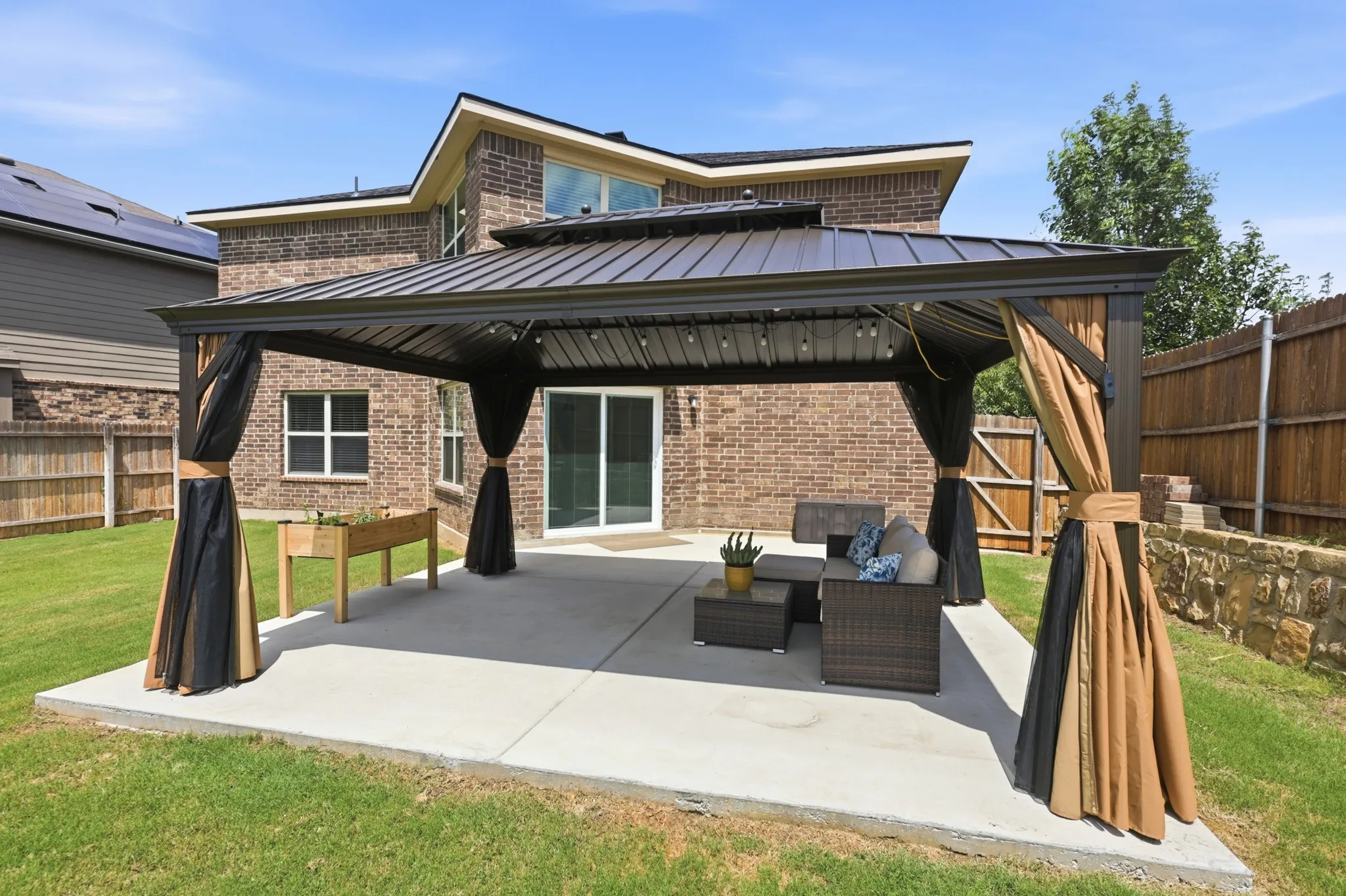 Single Family Residence For Sale in Tarrant County , 7700 Spritsail Lane, Fort Worth, Texas 76179, 4 Bedroom, 4 Bathroom, 2 Garage spaces, 2,658 Sqft, built in 2017, mls#21295711, Real Estate Agent in Fort Worth, Homes For Sale in Tarrant county, Homes For Sale in Fort Worth, Realtor in Fort Worth Texas, Real Estate Brokerage Independent Realty Texas, Luminita Cordes Realtor