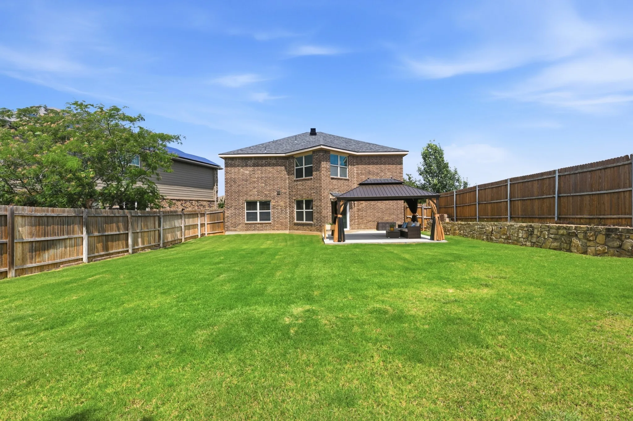 Single Family Residence For Sale in Tarrant County , 7700 Spritsail Lane, Fort Worth, Texas 76179, 4 Bedroom, 4 Bathroom, 2 Garage spaces, 2,658 Sqft, built in 2017, mls#21295711, Real Estate Agent in Fort Worth, Homes For Sale in Tarrant county, Homes For Sale in Fort Worth, Realtor in Fort Worth Texas, Real Estate Brokerage Independent Realty Texas, Luminita Cordes Realtor