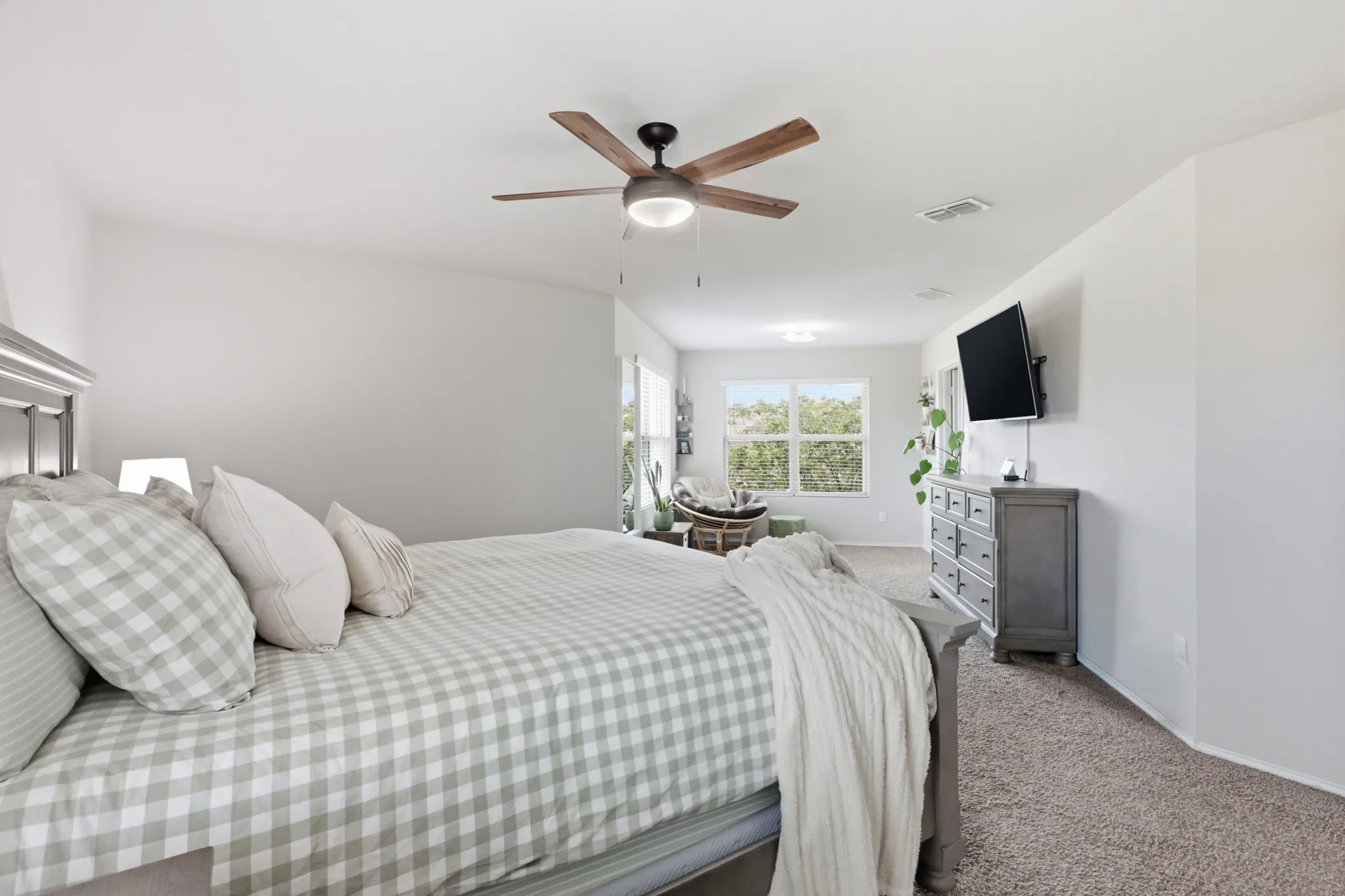 Single Family Residence For Sale in Tarrant County , 7700 Spritsail Lane, Fort Worth, Texas 76179, 4 Bedroom, 4 Bathroom, 2 Garage spaces, 2,658 Sqft, built in 2017, mls#21295711, Real Estate Agent in Fort Worth, Homes For Sale in Tarrant county, Homes For Sale in Fort Worth, Realtor in Fort Worth Texas, Real Estate Brokerage Independent Realty Texas, Luminita Cordes Realtor