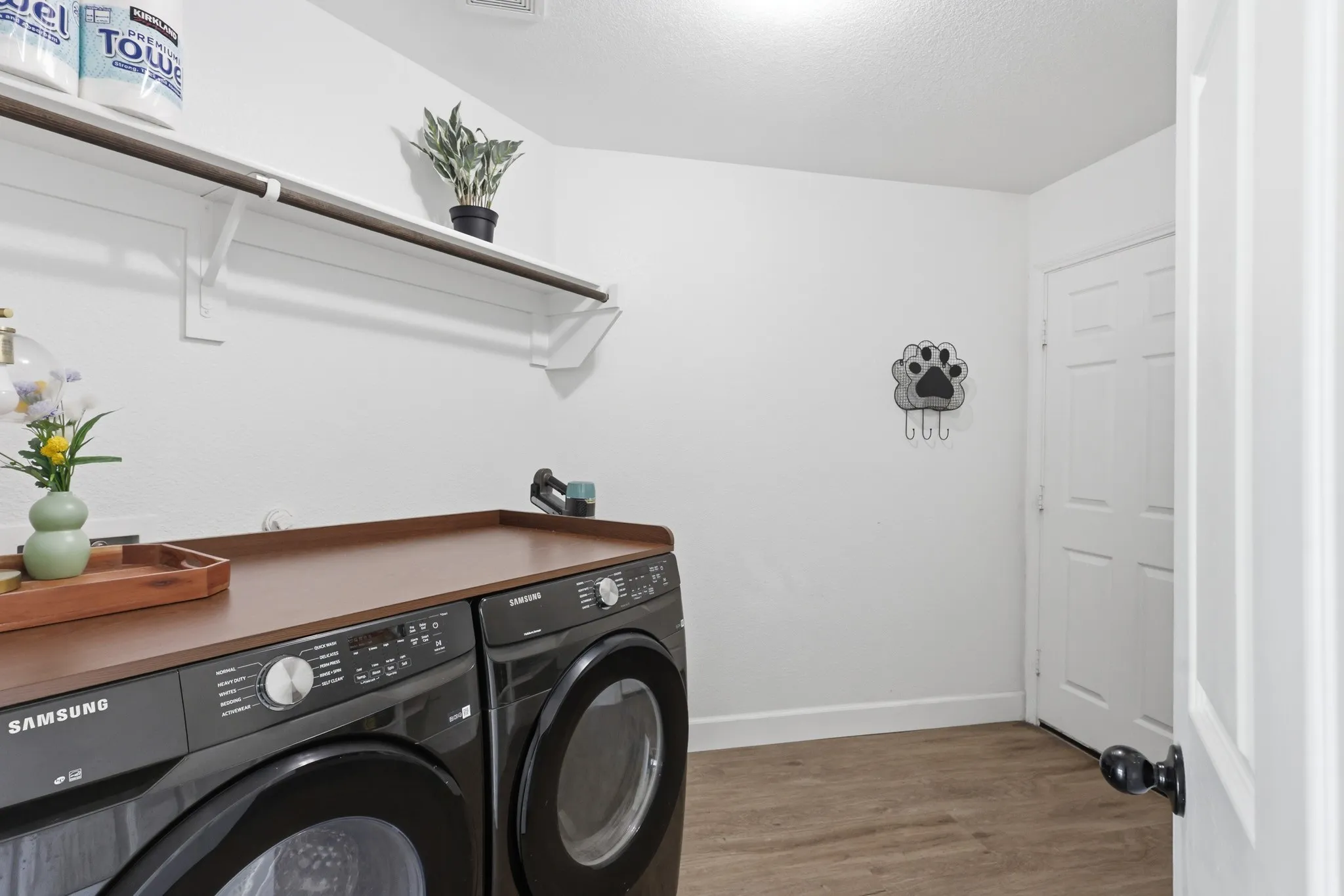 Single Family Residence For Sale in Tarrant County , 7700 Spritsail Lane, Fort Worth, Texas 76179, 4 Bedroom, 4 Bathroom, 2 Garage spaces, 2,658 Sqft, built in 2017, mls#21295711, Real Estate Agent in Fort Worth, Homes For Sale in Tarrant county, Homes For Sale in Fort Worth, Realtor in Fort Worth Texas, Real Estate Brokerage Independent Realty Texas, Luminita Cordes Realtor