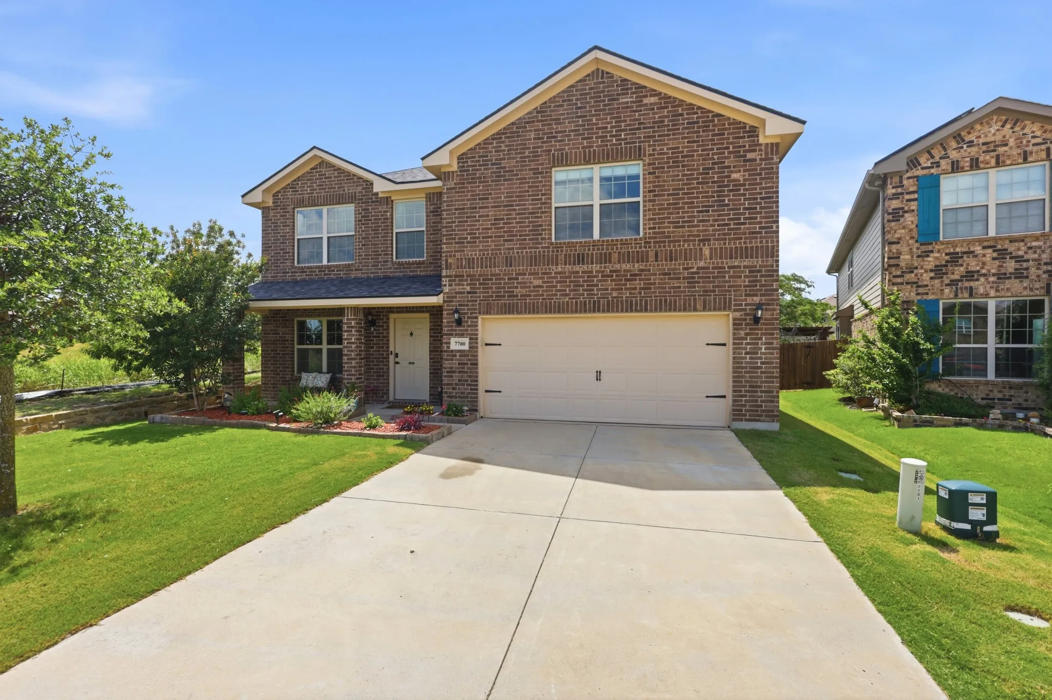 Single Family Residence For Sale in Tarrant County , 7700 Spritsail Lane, Fort Worth, Texas 76179, 4 Bedroom, 4 Bathroom, 2 Garage spaces, 2,658 Sqft, built in 2017, mls#21295711, Real Estate Agent in Fort Worth, Homes For Sale in Tarrant county, Homes For Sale in Fort Worth, Realtor in Fort Worth Texas, Real Estate Brokerage Independent Realty Texas, Luminita Cordes Realtor