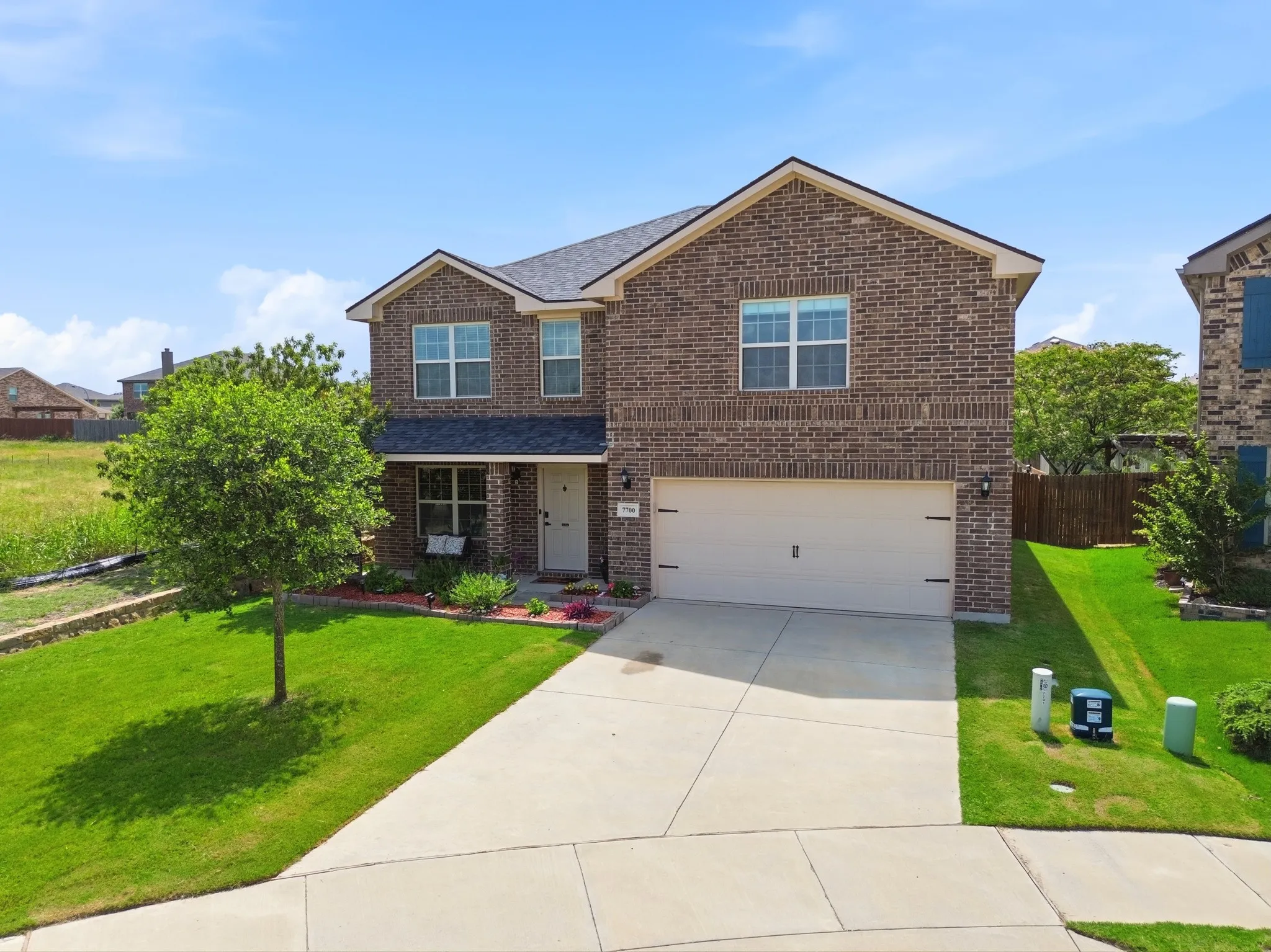 Single Family Residence For Sale in Tarrant County , 7700 Spritsail Lane, Fort Worth, Texas 76179, 4 Bedroom, 4 Bathroom, 2 Garage spaces, 2,658 Sqft, built in 2017, mls#21295711, Real Estate Agent in Fort Worth, Homes For Sale in Tarrant county, Homes For Sale in Fort Worth, Realtor in Fort Worth Texas, Real Estate Brokerage Independent Realty Texas, Luminita Cordes Realtor