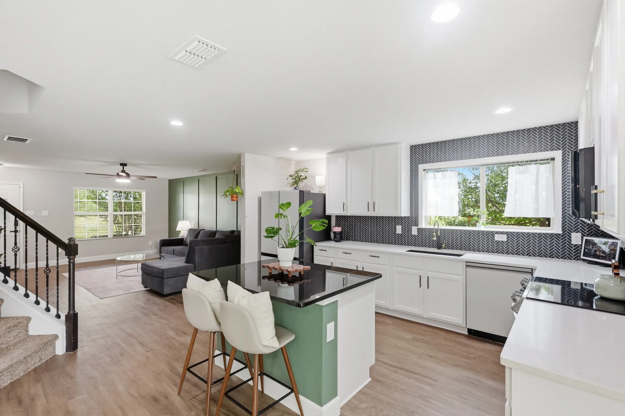 Single Family Residence For Sale in Tarrant County , 7700 Spritsail Lane, Fort Worth, Texas 76179, 4 Bedroom, 4 Bathroom, 2 Garage spaces, 2,658 Sqft, built in 2017, mls#21295711, Real Estate Agent in Fort Worth, Homes For Sale in Tarrant county, Homes For Sale in Fort Worth, Realtor in Fort Worth Texas, Real Estate Brokerage Independent Realty Texas, Luminita Cordes Realtor