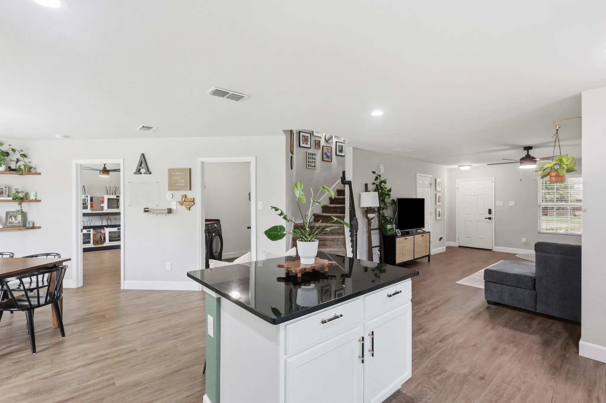 Single Family Residence For Sale in Tarrant County , 7700 Spritsail Lane, Fort Worth, Texas 76179, 4 Bedroom, 4 Bathroom, 2 Garage spaces, 2,658 Sqft, built in 2017, mls#21295711, Real Estate Agent in Fort Worth, Homes For Sale in Tarrant county, Homes For Sale in Fort Worth, Realtor in Fort Worth Texas, Real Estate Brokerage Independent Realty Texas, Luminita Cordes Realtor