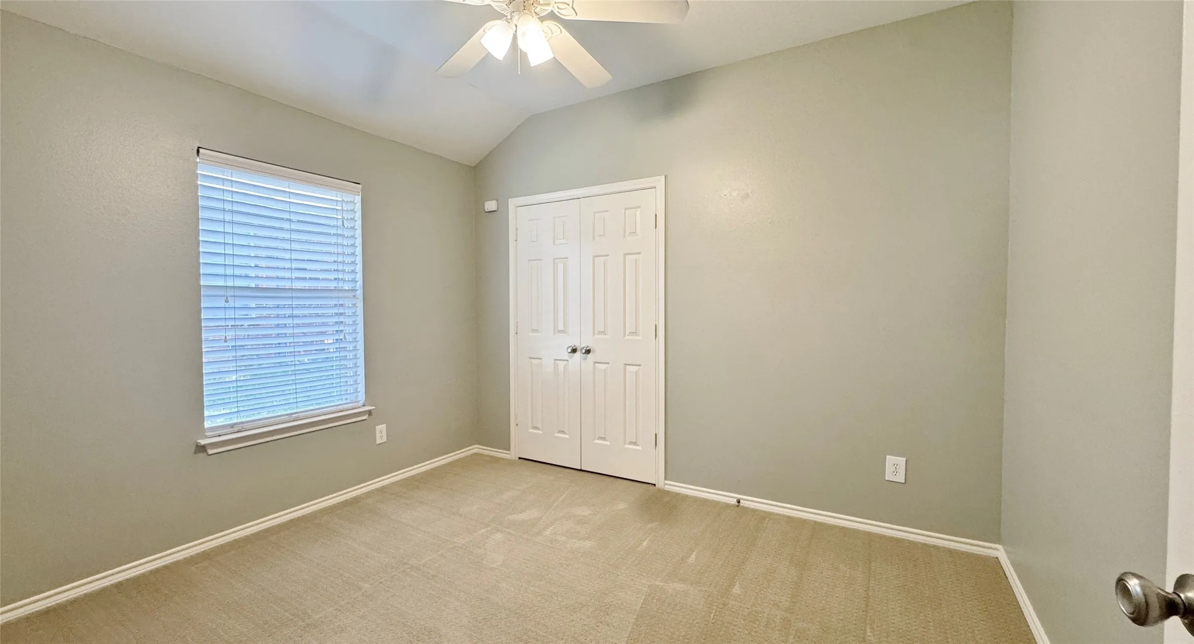 Single Family Residence For Rent in Tarrant County , 4228 Boulder Park Drive, Fort Worth, Texas 76040, 3 Bedroom, 2 Bathroom, 2 Garage spaces, 1,416 Sqft, built in 1996, mls#21296824, Real Estate Agent in Fort Worth, Homes For Rent in Tarrant county, Homes For Rent in Fort Worth, Realtor in Fort Worth Texas, Real Estate Brokerage Independent Realty Texas, Luminita Cordes Realtor