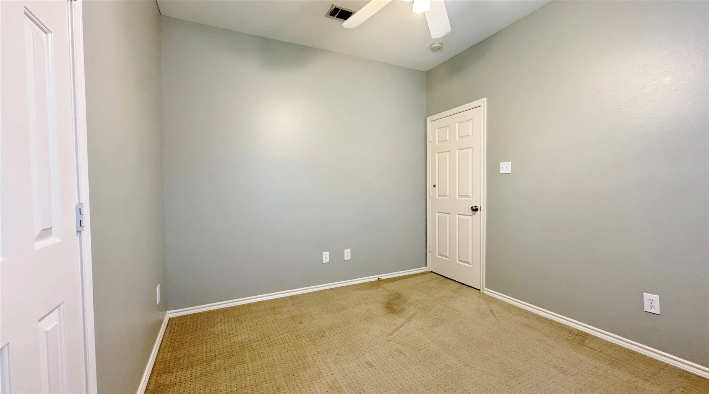 Single Family Residence For Rent in Tarrant County , 4228 Boulder Park Drive, Fort Worth, Texas 76040, 3 Bedroom, 2 Bathroom, 2 Garage spaces, 1,416 Sqft, built in 1996, mls#21296824, Real Estate Agent in Fort Worth, Homes For Rent in Tarrant county, Homes For Rent in Fort Worth, Realtor in Fort Worth Texas, Real Estate Brokerage Independent Realty Texas, Luminita Cordes Realtor