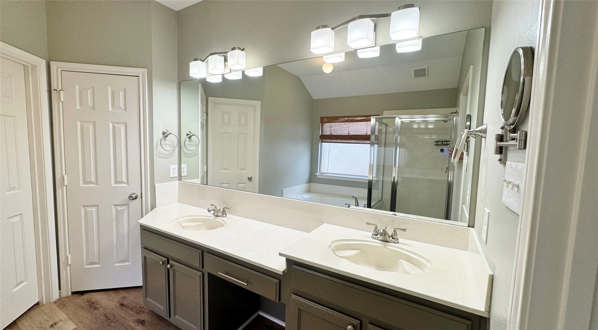 Single Family Residence For Rent in Tarrant County , 4228 Boulder Park Drive, Fort Worth, Texas 76040, 3 Bedroom, 2 Bathroom, 2 Garage spaces, 1,416 Sqft, built in 1996, mls#21296824, Real Estate Agent in Fort Worth, Homes For Rent in Tarrant county, Homes For Rent in Fort Worth, Realtor in Fort Worth Texas, Real Estate Brokerage Independent Realty Texas, Luminita Cordes Realtor