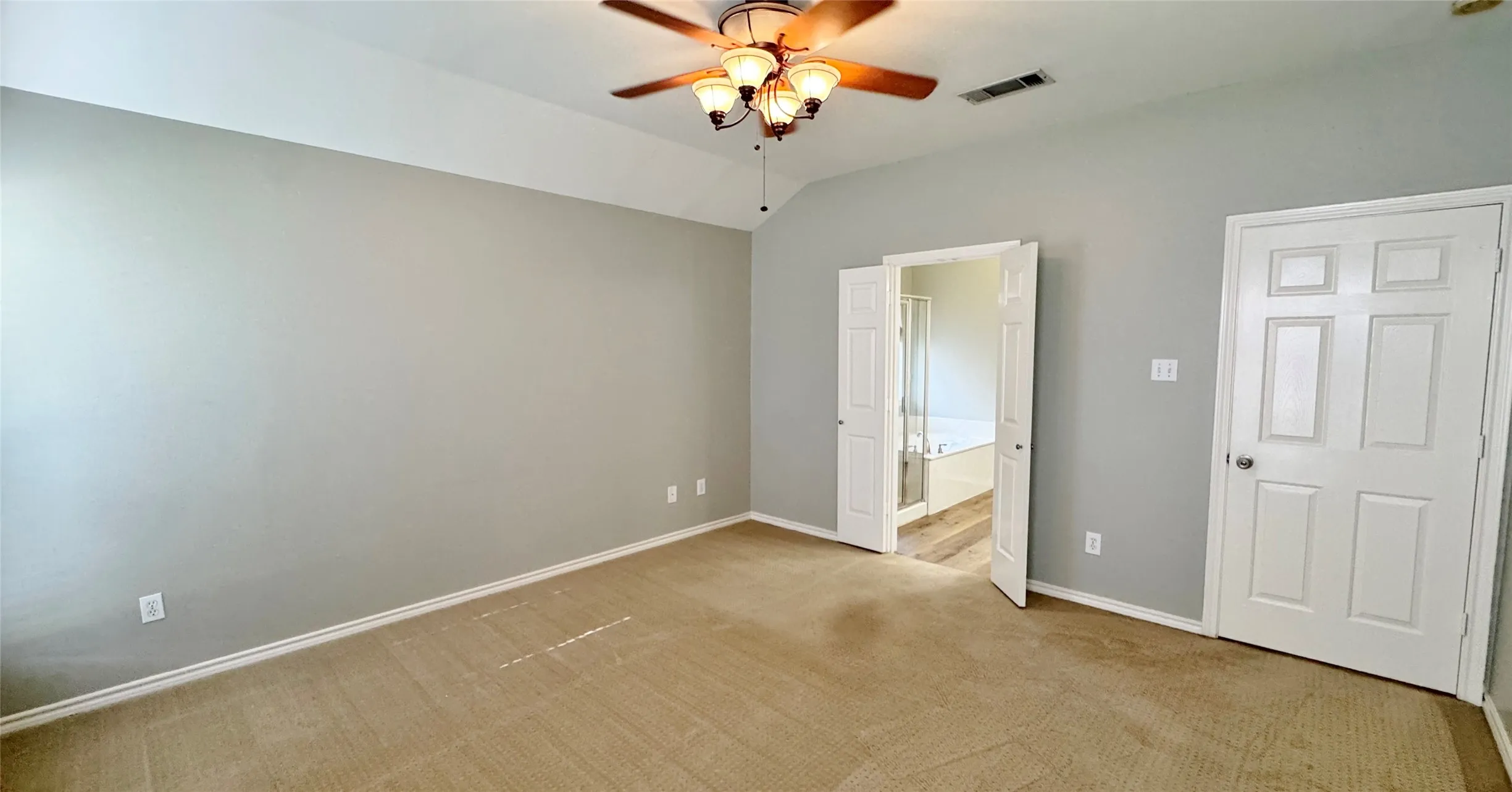 Single Family Residence For Rent in Tarrant County , 4228 Boulder Park Drive, Fort Worth, Texas 76040, 3 Bedroom, 2 Bathroom, 2 Garage spaces, 1,416 Sqft, built in 1996, mls#21296824, Real Estate Agent in Fort Worth, Homes For Rent in Tarrant county, Homes For Rent in Fort Worth, Realtor in Fort Worth Texas, Real Estate Brokerage Independent Realty Texas, Luminita Cordes Realtor