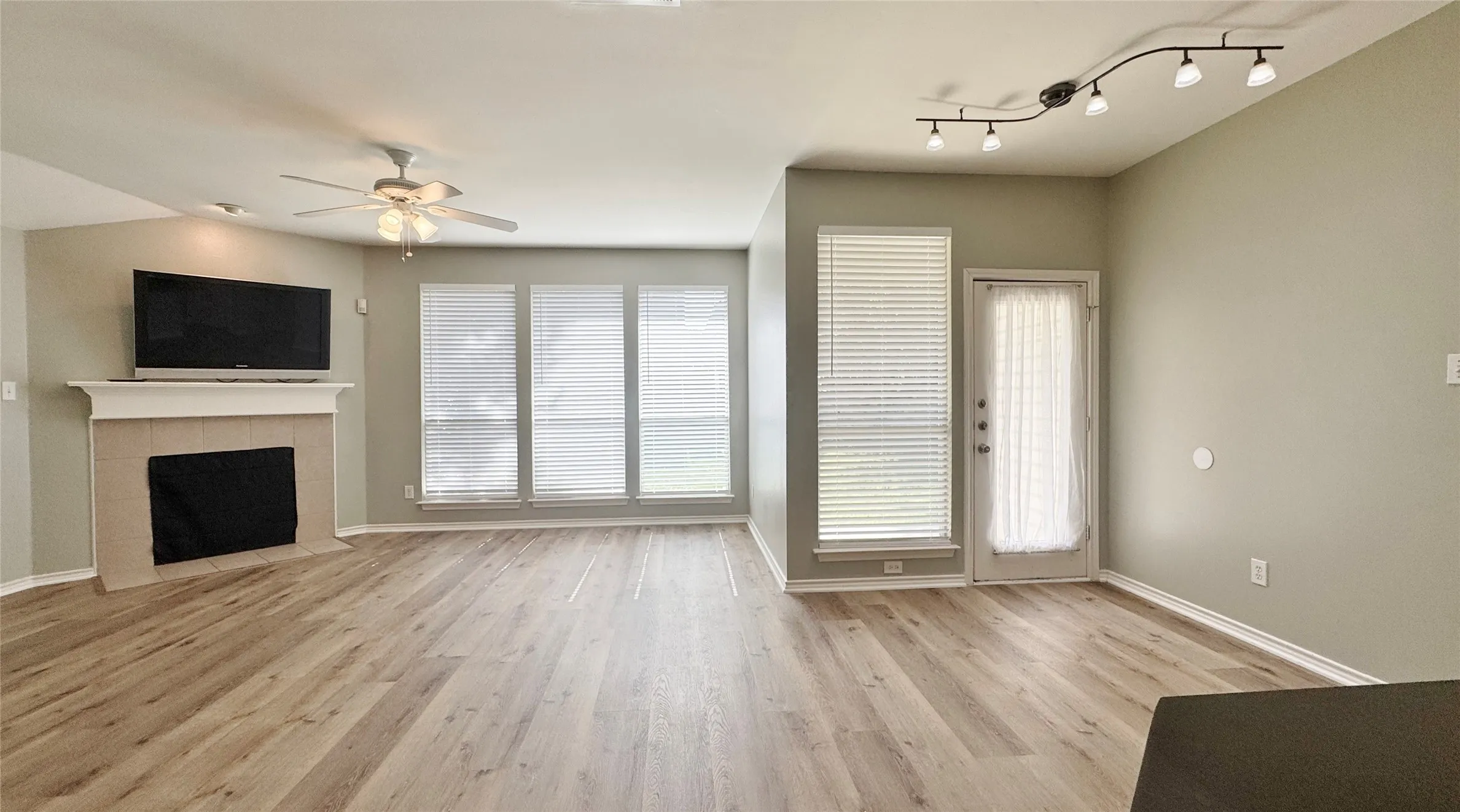 Single Family Residence For Rent in Tarrant County , 4228 Boulder Park Drive, Fort Worth, Texas 76040, 3 Bedroom, 2 Bathroom, 2 Garage spaces, 1,416 Sqft, built in 1996, mls#21296824, Real Estate Agent in Fort Worth, Homes For Rent in Tarrant county, Homes For Rent in Fort Worth, Realtor in Fort Worth Texas, Real Estate Brokerage Independent Realty Texas, Luminita Cordes Realtor