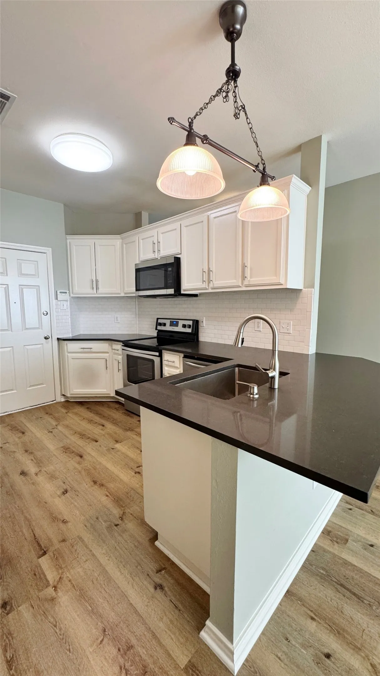 Single Family Residence For Rent in Tarrant County , 4228 Boulder Park Drive, Fort Worth, Texas 76040, 3 Bedroom, 2 Bathroom, 2 Garage spaces, 1,416 Sqft, built in 1996, mls#21296824, Real Estate Agent in Fort Worth, Homes For Rent in Tarrant county, Homes For Rent in Fort Worth, Realtor in Fort Worth Texas, Real Estate Brokerage Independent Realty Texas, Luminita Cordes Realtor