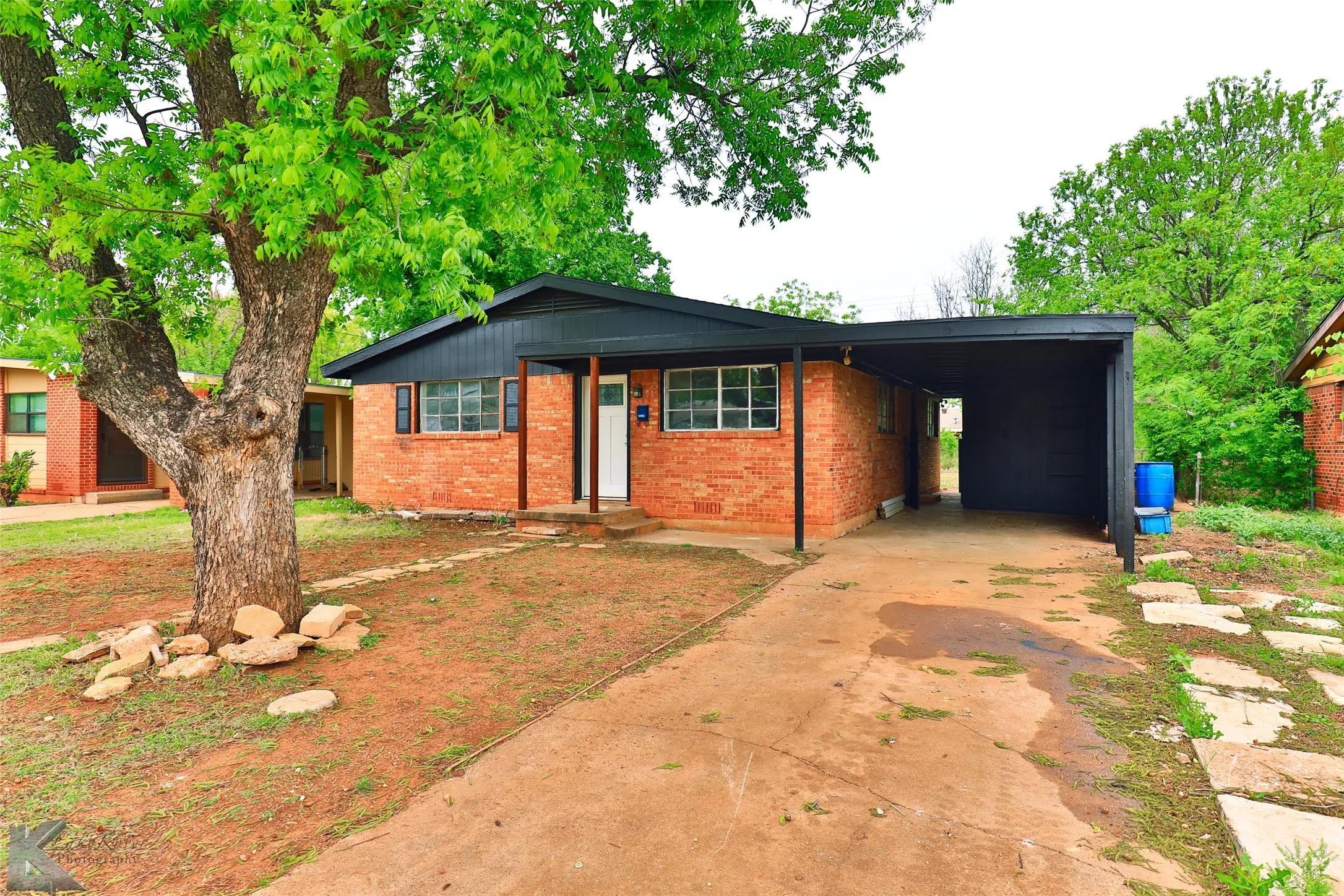 Single Family Residence For Rent in Taylor County , 1634 Briarwood Street, Abilene, Texas 79603, 3 Bedroom, 1 Bathroom, Garage spaces, 1,209 Sqft, built in 1955, mls#21296823, Real Estate Agent in Abilene, Homes For Rent in Taylor county, Homes For Rent in Abilene, Realtor in Abilene Texas, Real Estate Brokerage Independent Realty Texas, Luminita Cordes Realtor