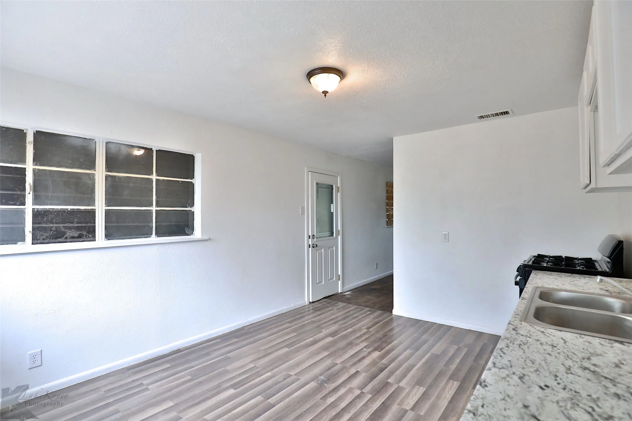 Single Family Residence For Rent in Taylor County , 1634 Briarwood Street, Abilene, Texas 79603, 3 Bedroom, 1 Bathroom, Garage spaces, 1,209 Sqft, built in 1955, mls#21296823, Real Estate Agent in Abilene, Homes For Rent in Taylor county, Homes For Rent in Abilene, Realtor in Abilene Texas, Real Estate Brokerage Independent Realty Texas, Luminita Cordes Realtor