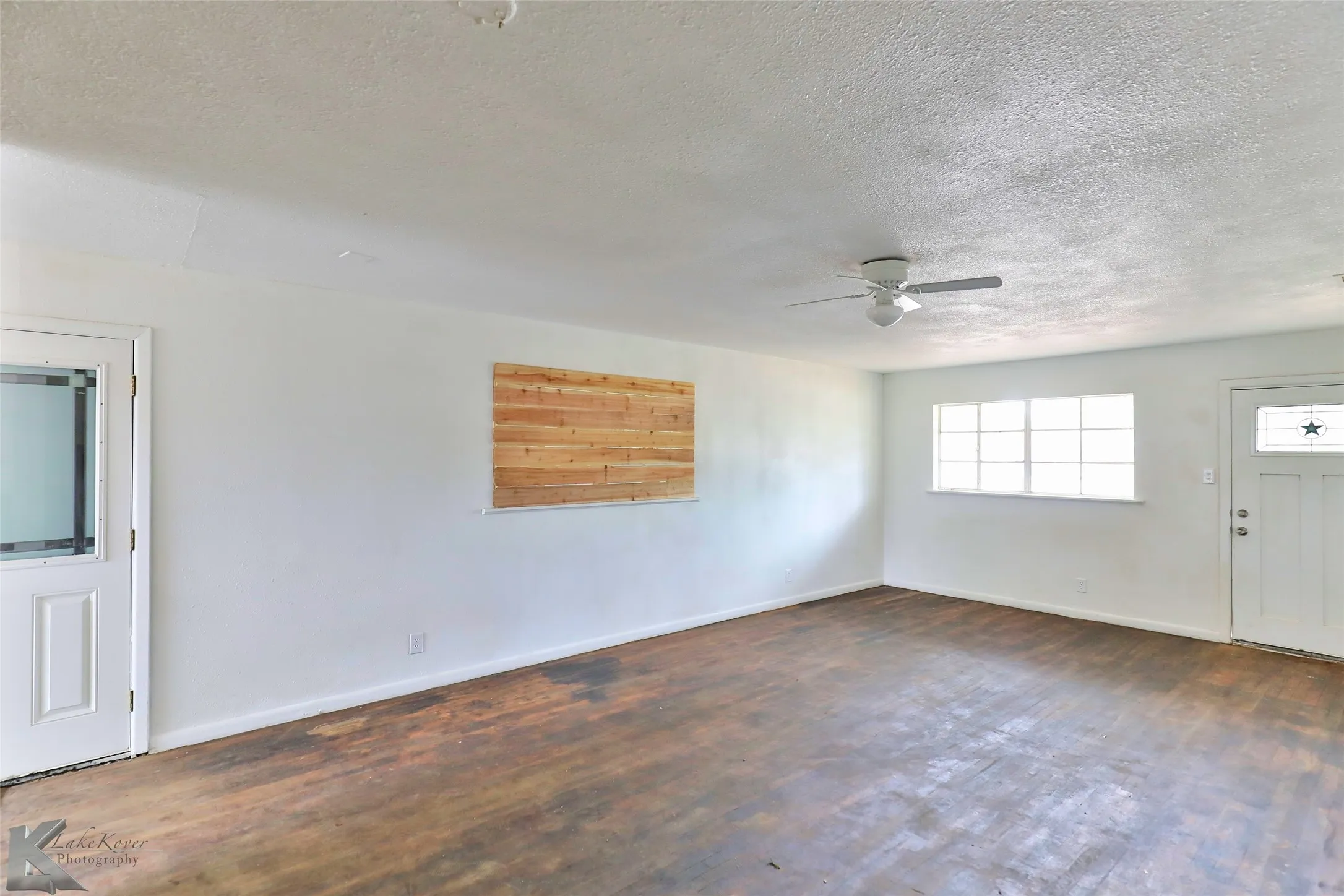 Single Family Residence For Rent in Taylor County , 1634 Briarwood Street, Abilene, Texas 79603, 3 Bedroom, 1 Bathroom, Garage spaces, 1,209 Sqft, built in 1955, mls#21296823, Real Estate Agent in Abilene, Homes For Rent in Taylor county, Homes For Rent in Abilene, Realtor in Abilene Texas, Real Estate Brokerage Independent Realty Texas, Luminita Cordes Realtor