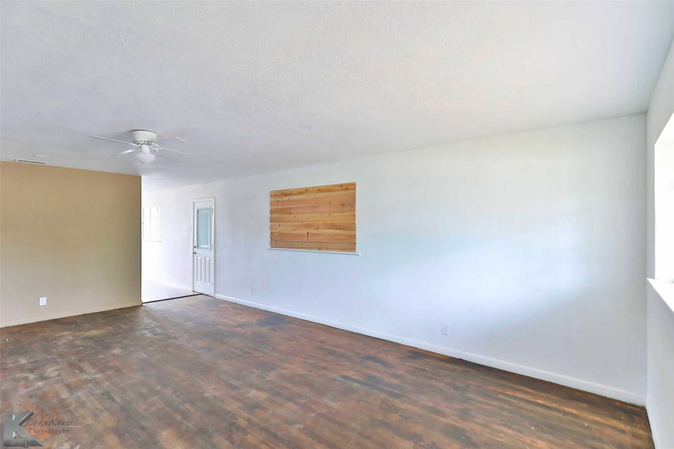 Single Family Residence For Rent in Taylor County , 1634 Briarwood Street, Abilene, Texas 79603, 3 Bedroom, 1 Bathroom, Garage spaces, 1,209 Sqft, built in 1955, mls#21296823, Real Estate Agent in Abilene, Homes For Rent in Taylor county, Homes For Rent in Abilene, Realtor in Abilene Texas, Real Estate Brokerage Independent Realty Texas, Luminita Cordes Realtor