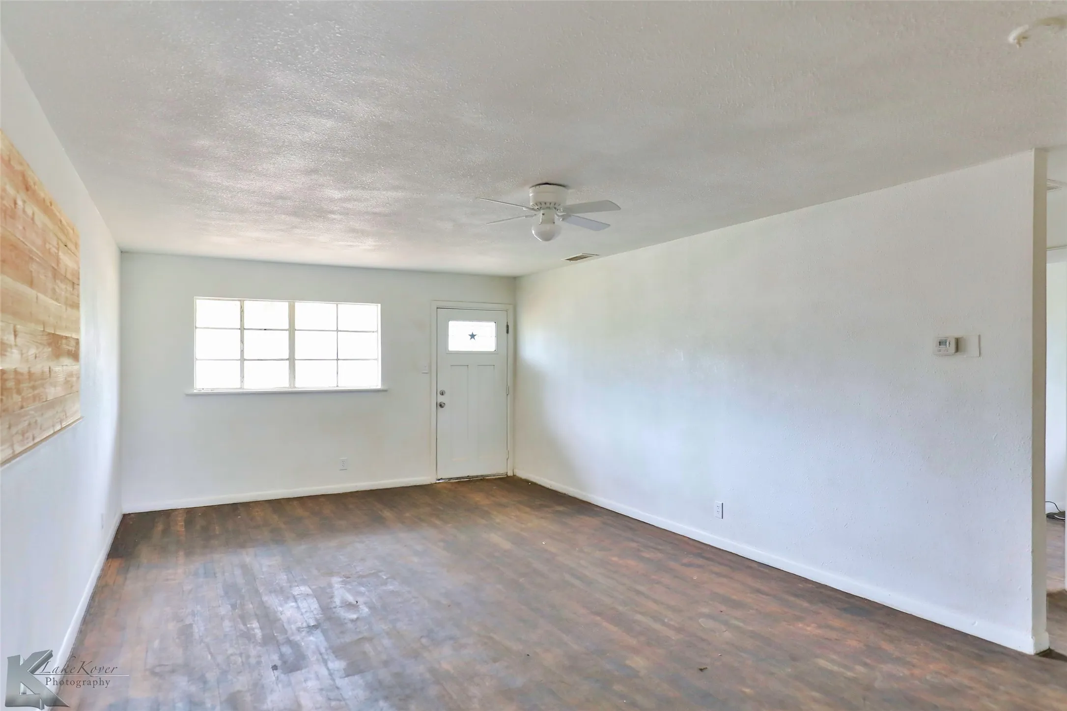 Single Family Residence For Rent in Taylor County , 1634 Briarwood Street, Abilene, Texas 79603, 3 Bedroom, 1 Bathroom, Garage spaces, 1,209 Sqft, built in 1955, mls#21296823, Real Estate Agent in Abilene, Homes For Rent in Taylor county, Homes For Rent in Abilene, Realtor in Abilene Texas, Real Estate Brokerage Independent Realty Texas, Luminita Cordes Realtor