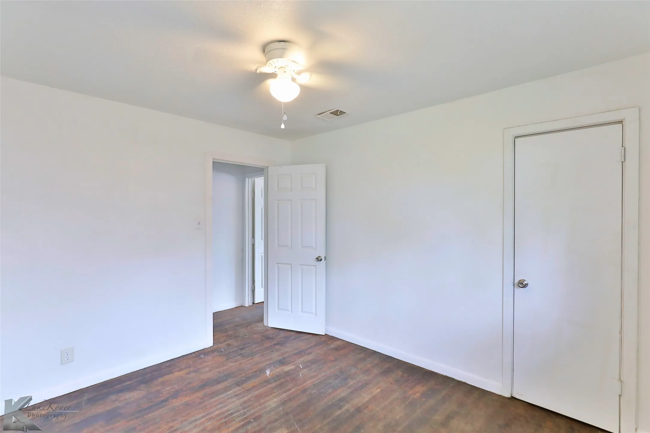Single Family Residence For Rent in Taylor County , 1634 Briarwood Street, Abilene, Texas 79603, 3 Bedroom, 1 Bathroom, Garage spaces, 1,209 Sqft, built in 1955, mls#21296823, Real Estate Agent in Abilene, Homes For Rent in Taylor county, Homes For Rent in Abilene, Realtor in Abilene Texas, Real Estate Brokerage Independent Realty Texas, Luminita Cordes Realtor