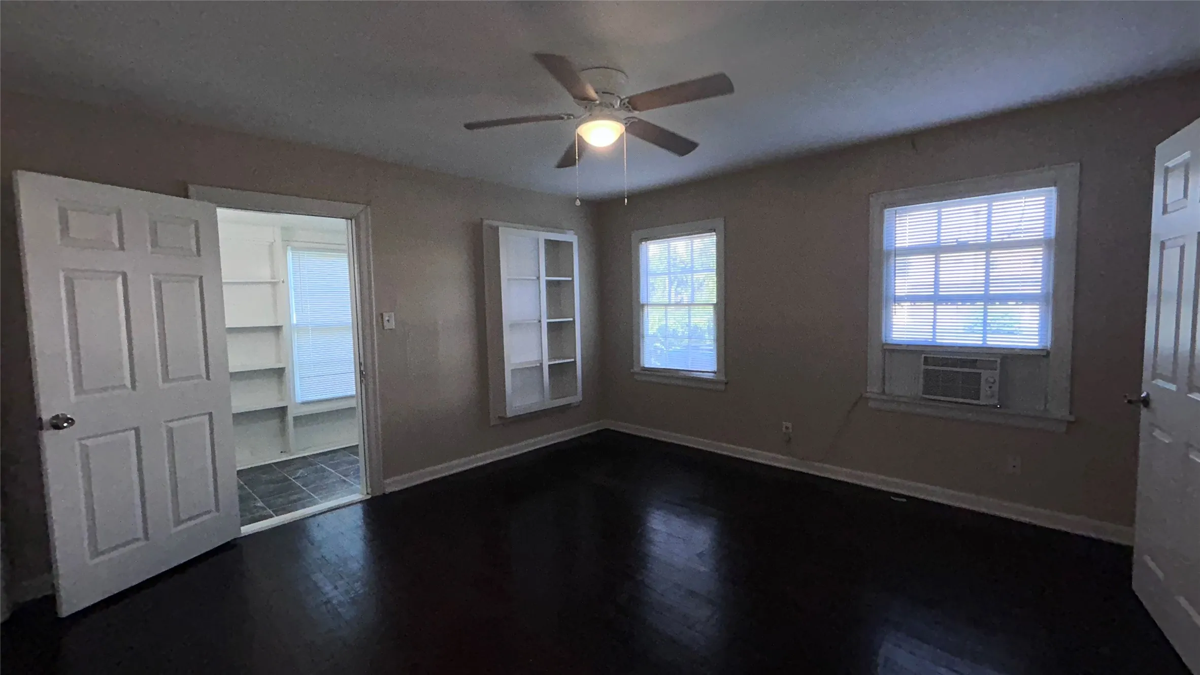 Single Family Residence For Rent in Tarrant County , 3600 Kell Street, Fort Worth, Texas 76109, 4 Bedroom, 3 Bathroom, 1 Garage spaces, 2,340 Sqft, built in 1946, mls#21292370, Real Estate Agent in Fort Worth, Homes For Rent in Tarrant county, Homes For Rent in Fort Worth, Realtor in Fort Worth Texas, Real Estate Brokerage Independent Realty Texas, Luminita Cordes Realtor