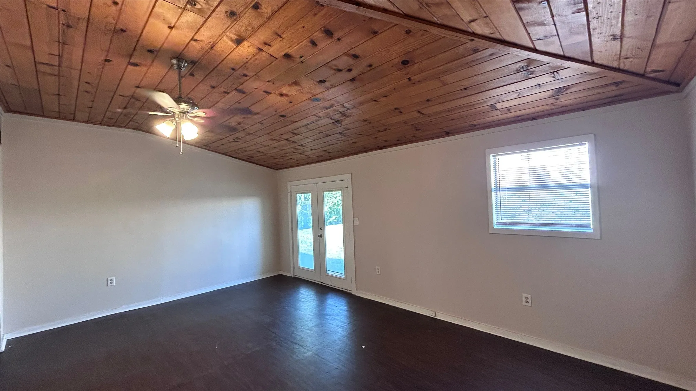 Single Family Residence For Rent in Tarrant County , 3600 Kell Street, Fort Worth, Texas 76109, 4 Bedroom, 3 Bathroom, 1 Garage spaces, 2,340 Sqft, built in 1946, mls#21292370, Real Estate Agent in Fort Worth, Homes For Rent in Tarrant county, Homes For Rent in Fort Worth, Realtor in Fort Worth Texas, Real Estate Brokerage Independent Realty Texas, Luminita Cordes Realtor