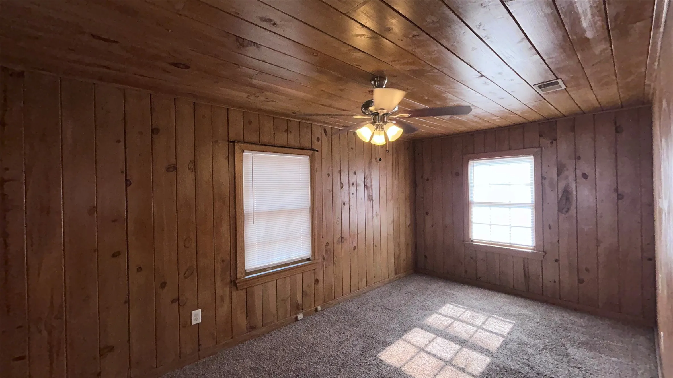 Single Family Residence For Rent in Tarrant County , 3600 Kell Street, Fort Worth, Texas 76109, 4 Bedroom, 3 Bathroom, 1 Garage spaces, 2,340 Sqft, built in 1946, mls#21292370, Real Estate Agent in Fort Worth, Homes For Rent in Tarrant county, Homes For Rent in Fort Worth, Realtor in Fort Worth Texas, Real Estate Brokerage Independent Realty Texas, Luminita Cordes Realtor