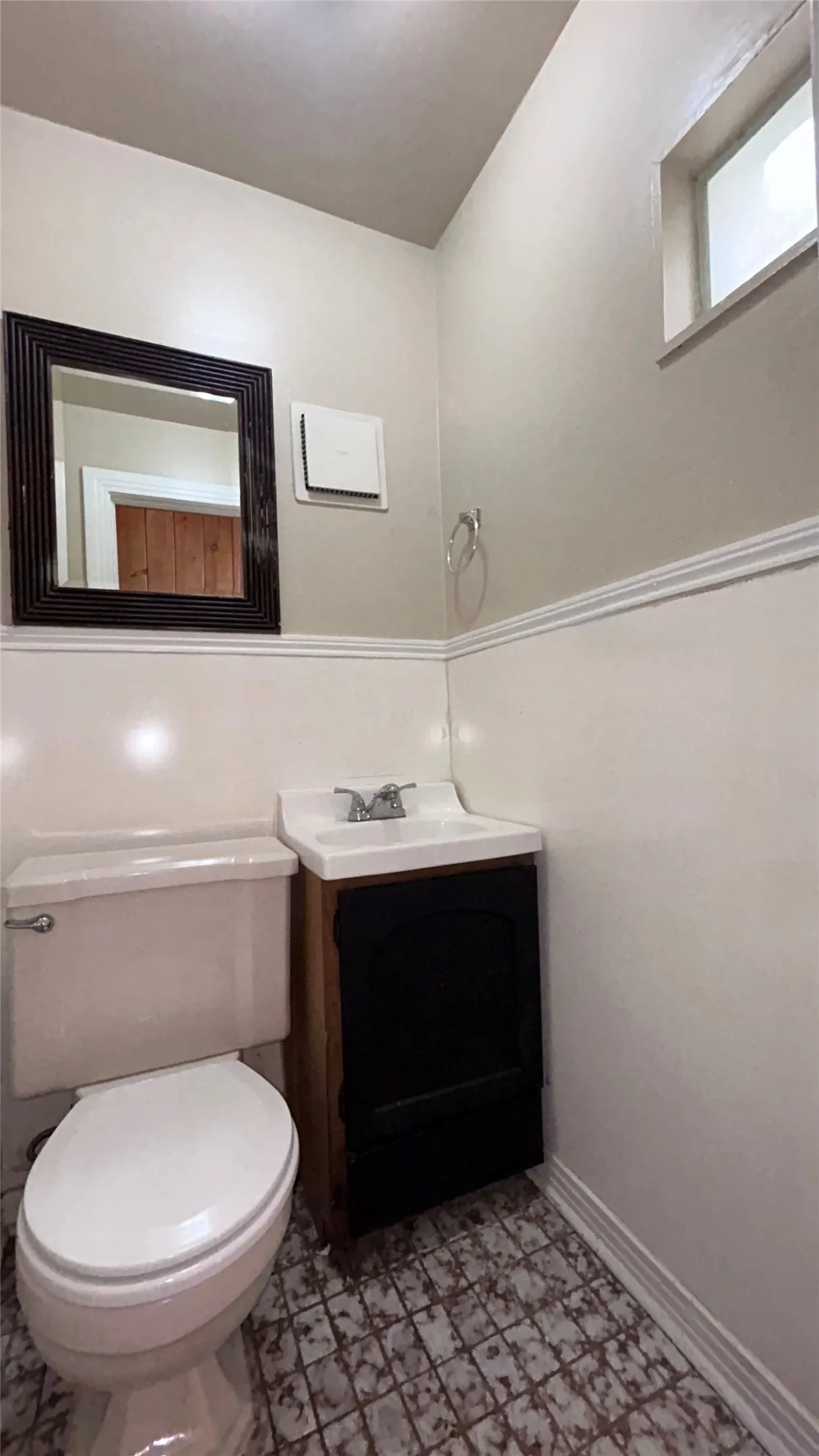 Single Family Residence For Rent in Tarrant County , 3600 Kell Street, Fort Worth, Texas 76109, 4 Bedroom, 3 Bathroom, 1 Garage spaces, 2,340 Sqft, built in 1946, mls#21292370, Real Estate Agent in Fort Worth, Homes For Rent in Tarrant county, Homes For Rent in Fort Worth, Realtor in Fort Worth Texas, Real Estate Brokerage Independent Realty Texas, Luminita Cordes Realtor