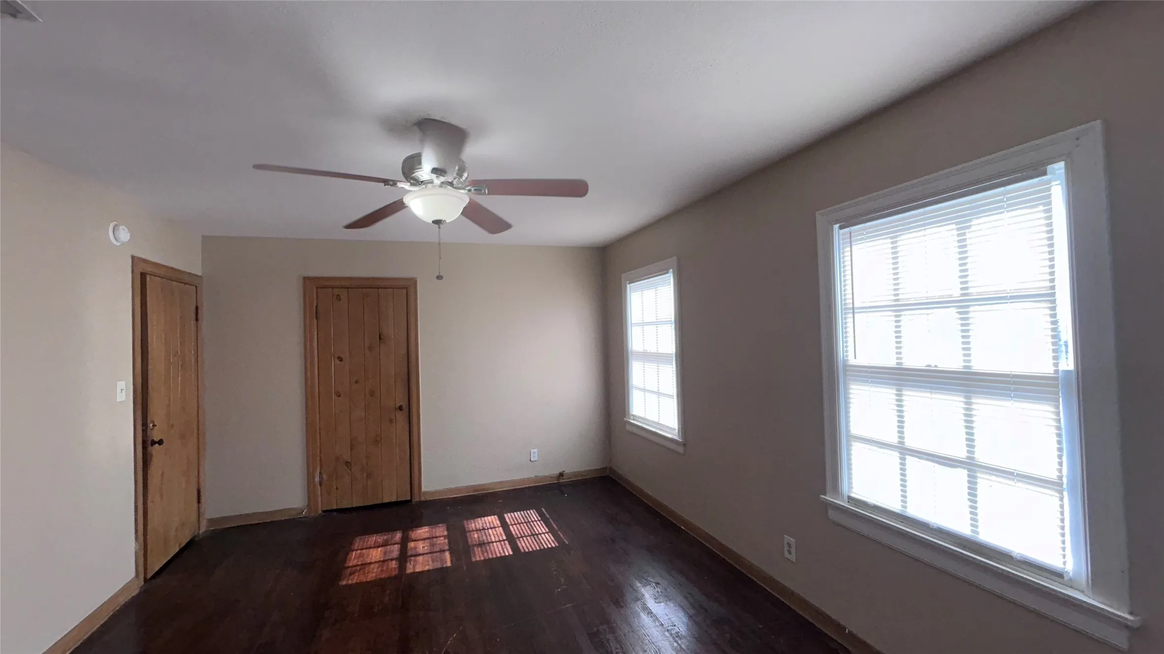 Single Family Residence For Rent in Tarrant County , 3600 Kell Street, Fort Worth, Texas 76109, 4 Bedroom, 3 Bathroom, 1 Garage spaces, 2,340 Sqft, built in 1946, mls#21292370, Real Estate Agent in Fort Worth, Homes For Rent in Tarrant county, Homes For Rent in Fort Worth, Realtor in Fort Worth Texas, Real Estate Brokerage Independent Realty Texas, Luminita Cordes Realtor