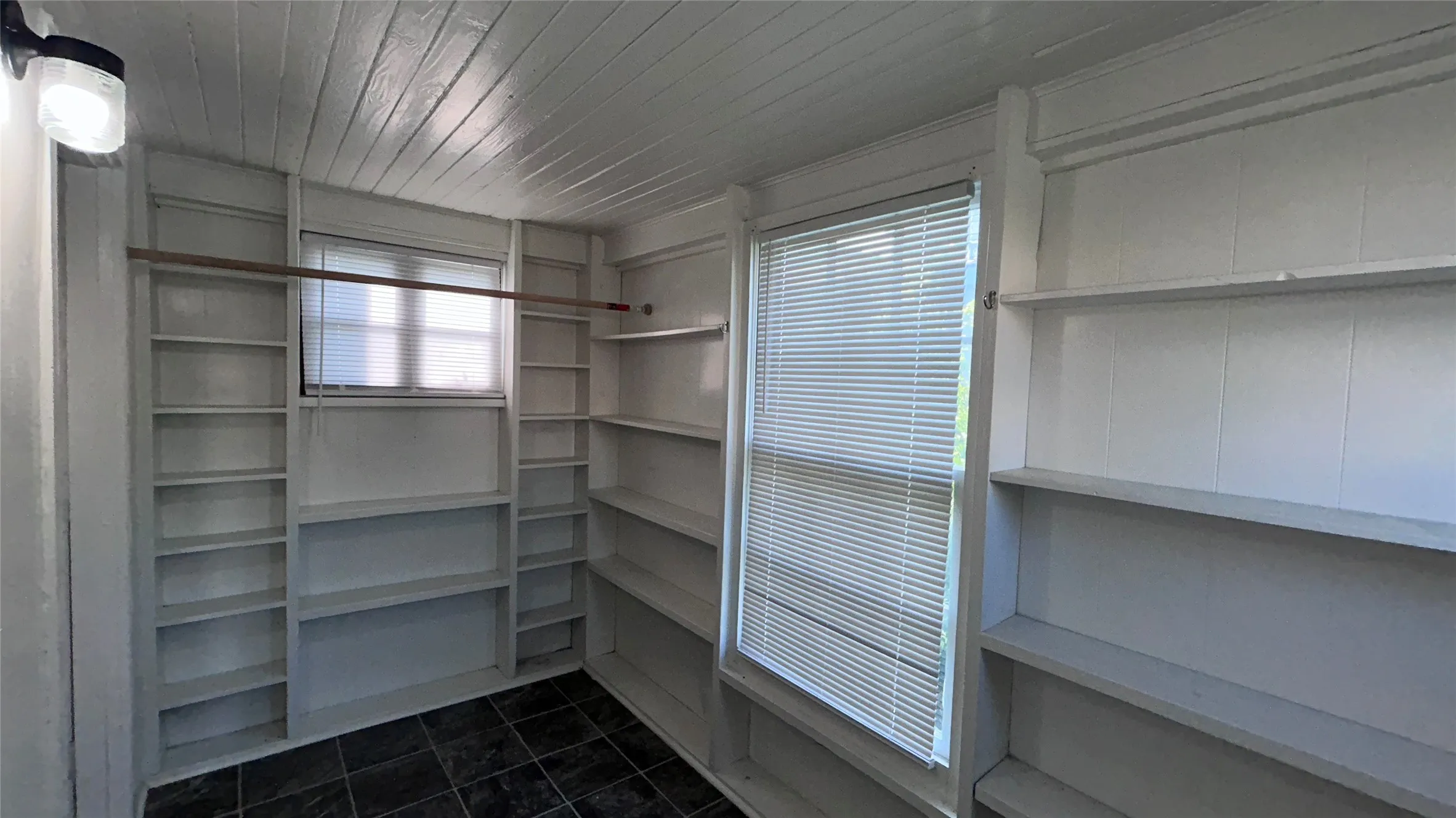 Single Family Residence For Rent in Tarrant County , 3600 Kell Street, Fort Worth, Texas 76109, 4 Bedroom, 3 Bathroom, 1 Garage spaces, 2,340 Sqft, built in 1946, mls#21292370, Real Estate Agent in Fort Worth, Homes For Rent in Tarrant county, Homes For Rent in Fort Worth, Realtor in Fort Worth Texas, Real Estate Brokerage Independent Realty Texas, Luminita Cordes Realtor
