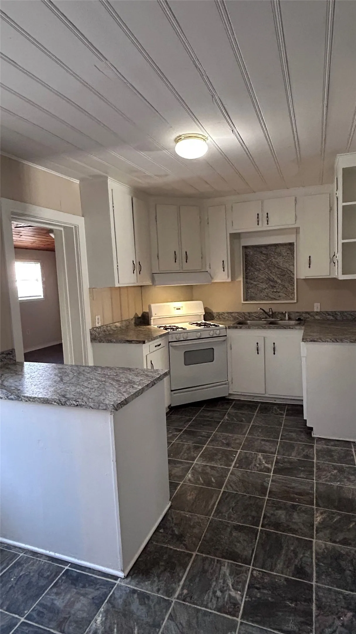 Single Family Residence For Rent in Tarrant County , 3600 Kell Street, Fort Worth, Texas 76109, 4 Bedroom, 3 Bathroom, 1 Garage spaces, 2,340 Sqft, built in 1946, mls#21292370, Real Estate Agent in Fort Worth, Homes For Rent in Tarrant county, Homes For Rent in Fort Worth, Realtor in Fort Worth Texas, Real Estate Brokerage Independent Realty Texas, Luminita Cordes Realtor