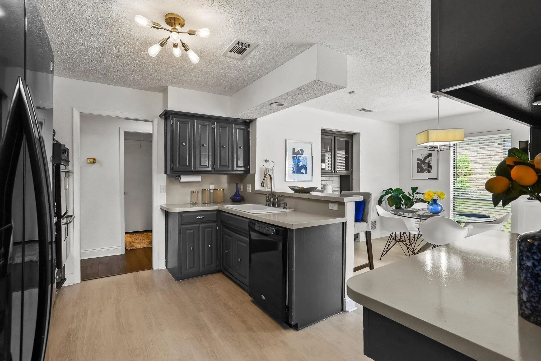 Single Family Residence For Sale in Collin County , 1925 Country Club Drive, Plano, Texas 75074, 3 Bedroom, 3 Bathroom, 2 Garage spaces, 2,151 Sqft, built in 1978, mls#21296073, Real Estate Agent in Plano, Homes For Sale in Collin county, Homes For Sale in Plano, Realtor in Plano Texas, Real Estate Brokerage Independent Realty Texas, Luminita Cordes Realtor