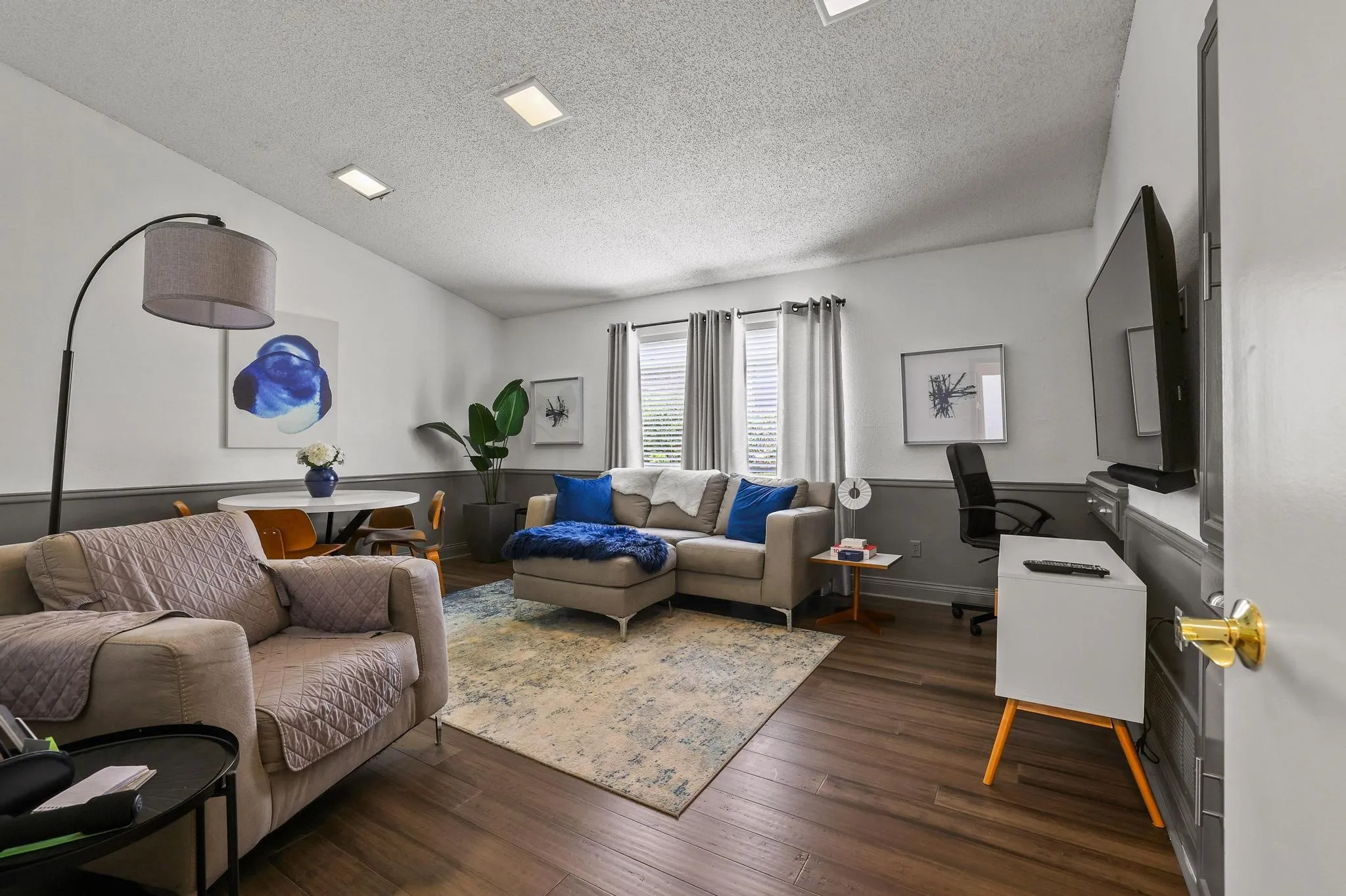 Second living area