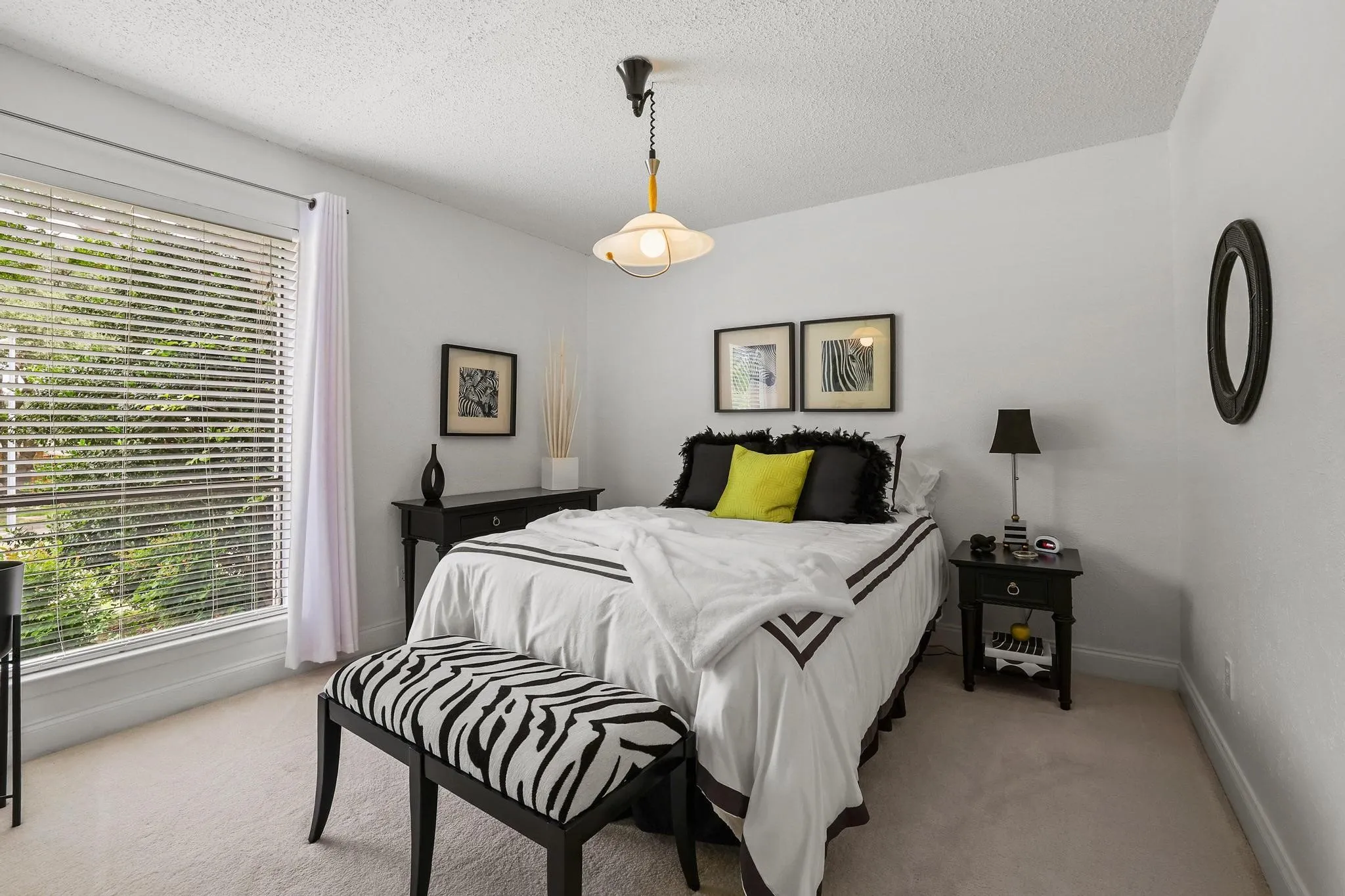 Single Family Residence For Sale in Collin County , 1925 Country Club Drive, Plano, Texas 75074, 3 Bedroom, 3 Bathroom, 2 Garage spaces, 2,151 Sqft, built in 1978, mls#21296073, Real Estate Agent in Plano, Homes For Sale in Collin county, Homes For Sale in Plano, Realtor in Plano Texas, Real Estate Brokerage Independent Realty Texas, Luminita Cordes Realtor