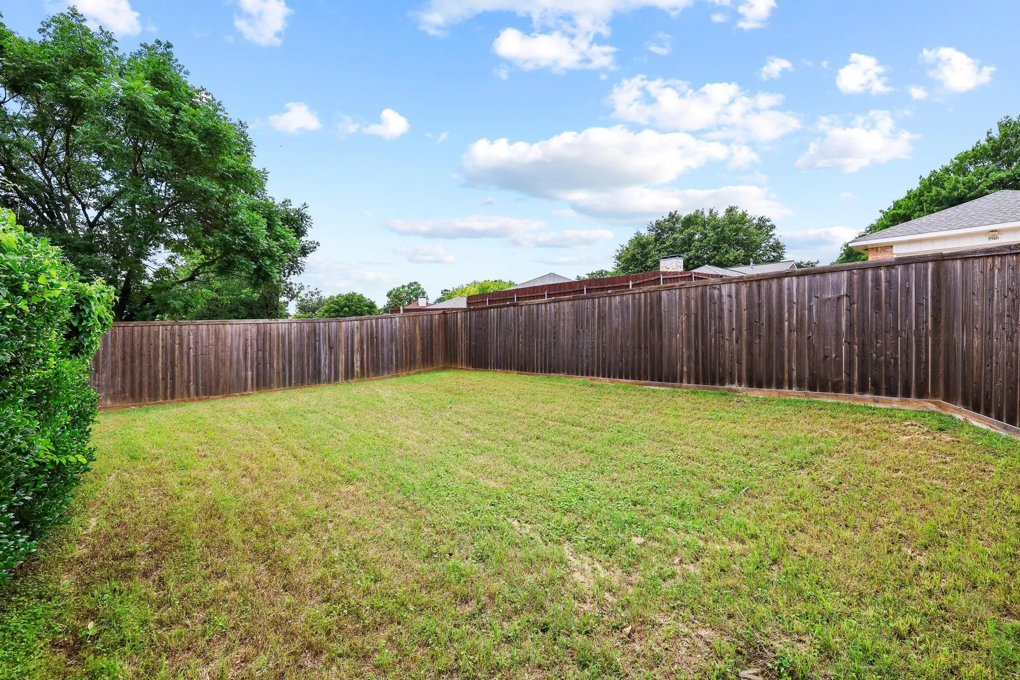 Single Family Residence For Sale in Collin County , 1925 Country Club Drive, Plano, Texas 75074, 3 Bedroom, 3 Bathroom, 2 Garage spaces, 2,151 Sqft, built in 1978, mls#21296073, Real Estate Agent in Plano, Homes For Sale in Collin county, Homes For Sale in Plano, Realtor in Plano Texas, Real Estate Brokerage Independent Realty Texas, Luminita Cordes Realtor