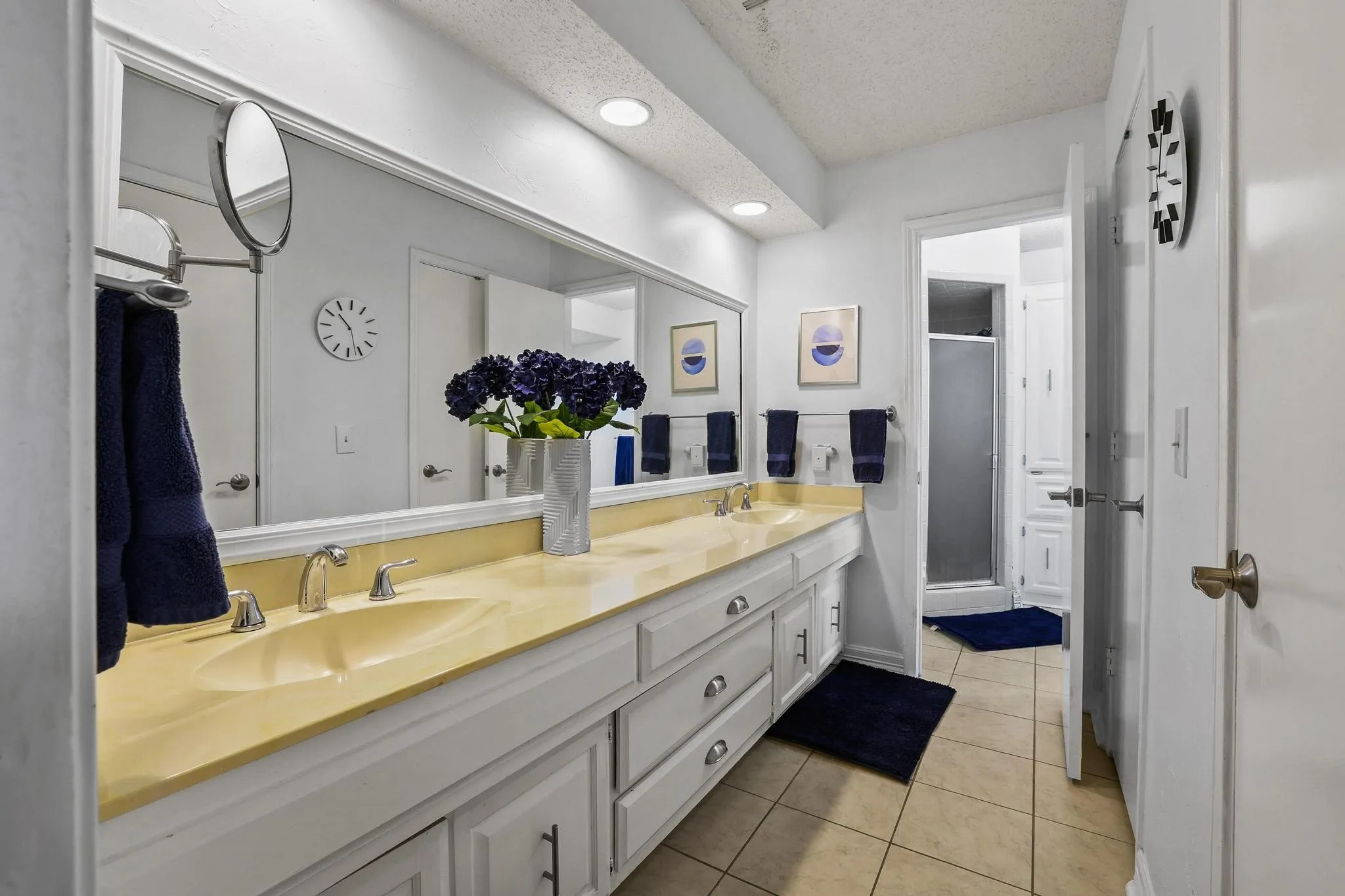 Single Family Residence For Sale in Collin County , 1925 Country Club Drive, Plano, Texas 75074, 3 Bedroom, 3 Bathroom, 2 Garage spaces, 2,151 Sqft, built in 1978, mls#21296073, Real Estate Agent in Plano, Homes For Sale in Collin county, Homes For Sale in Plano, Realtor in Plano Texas, Real Estate Brokerage Independent Realty Texas, Luminita Cordes Realtor