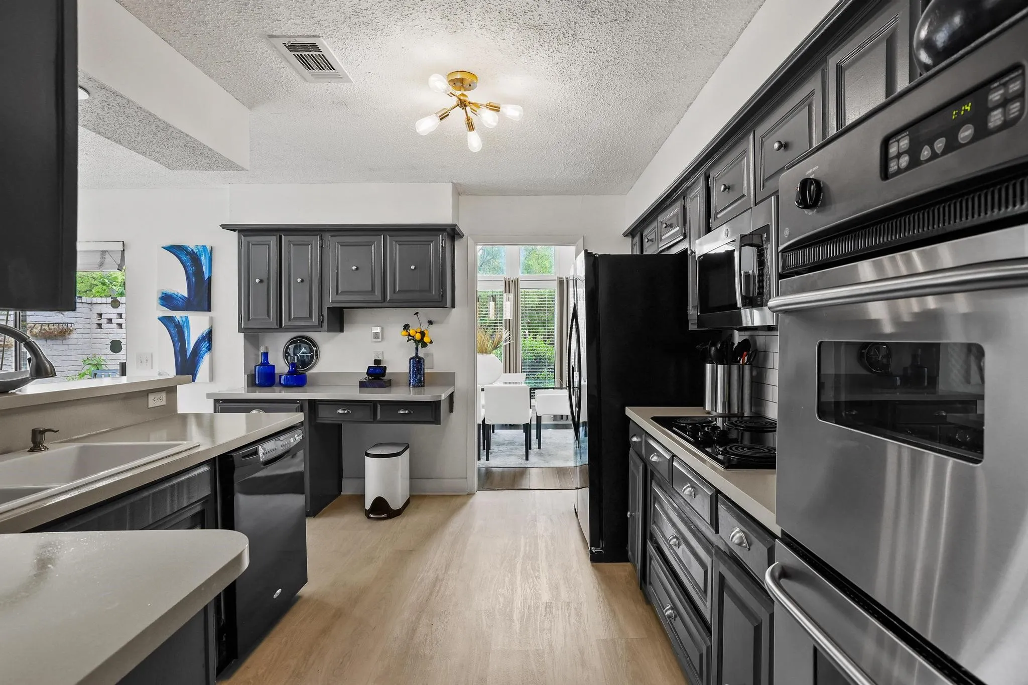 Single Family Residence For Sale in Collin County , 1925 Country Club Drive, Plano, Texas 75074, 3 Bedroom, 3 Bathroom, 2 Garage spaces, 2,151 Sqft, built in 1978, mls#21296073, Real Estate Agent in Plano, Homes For Sale in Collin county, Homes For Sale in Plano, Realtor in Plano Texas, Real Estate Brokerage Independent Realty Texas, Luminita Cordes Realtor