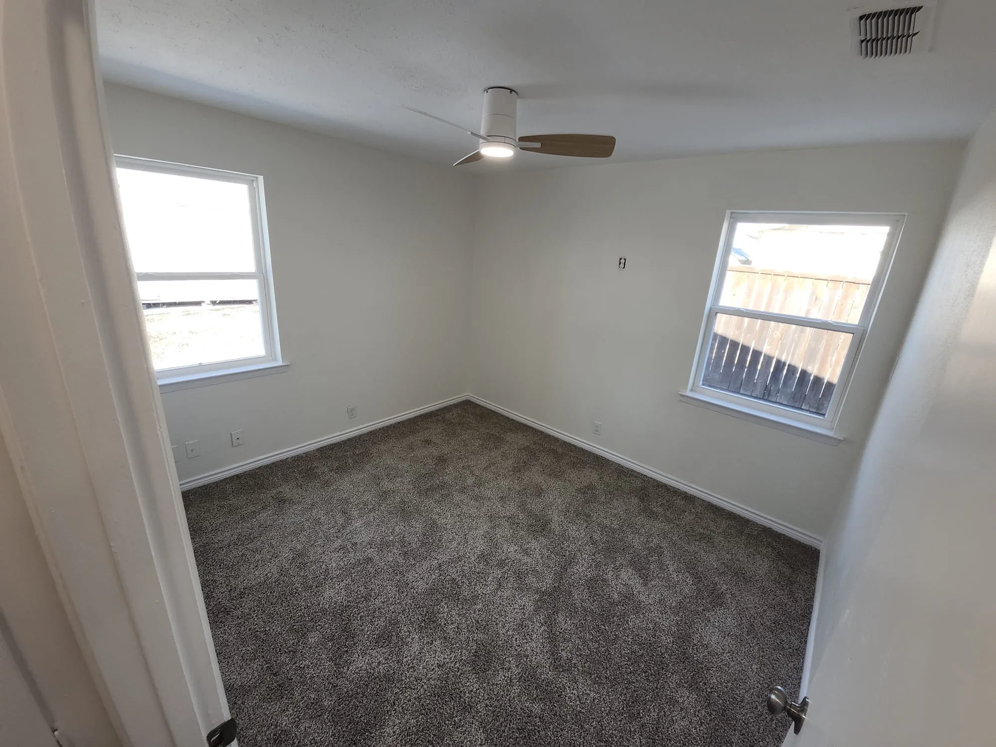 Single Family Residence For Sale in Dallas County , 2721 Blue Ridge Drive, Mesquite, Texas 75150, 3 Bedroom, 1 Bathroom, Garage spaces, 1,190 Sqft, built in 1959, mls#21289993, Real Estate Agent in Mesquite, Homes For Sale in Dallas county, Homes For Sale in Mesquite, Realtor in Mesquite Texas, Real Estate Brokerage Independent Realty Texas, Luminita Cordes Realtor