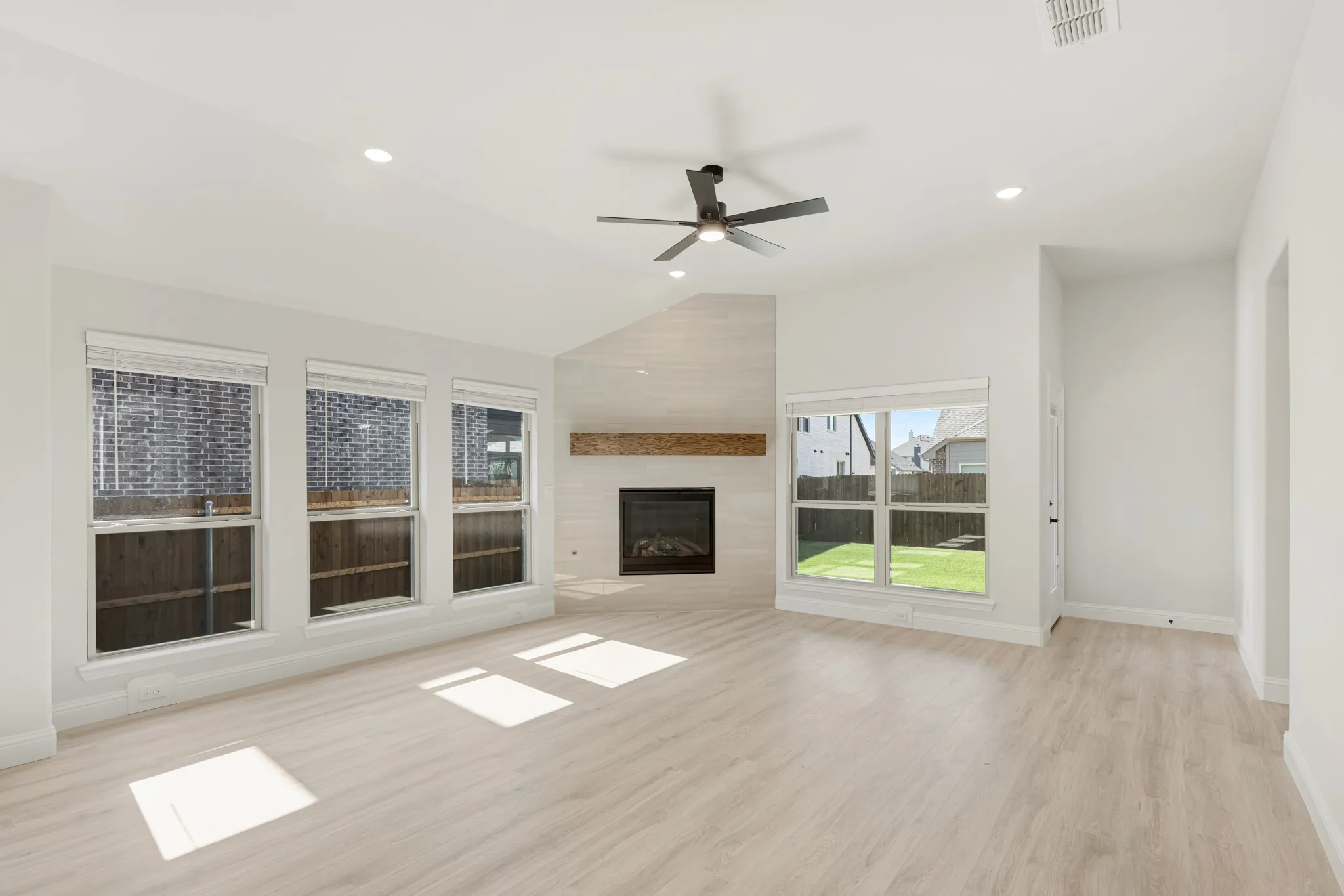 Single Family Residence For Sale in Collin County , 909 Firewood Way, Anna, Texas 75409, 4 Bedroom, 2 Bathroom, 3 Garage spaces, 2,034 Sqft, built in 2026, mls#21296810, Real Estate Agent in Anna, Homes For Sale in Collin county, Homes For Sale in Anna, Realtor in Anna Texas, Real Estate Brokerage Independent Realty Texas, Luminita Cordes Realtor