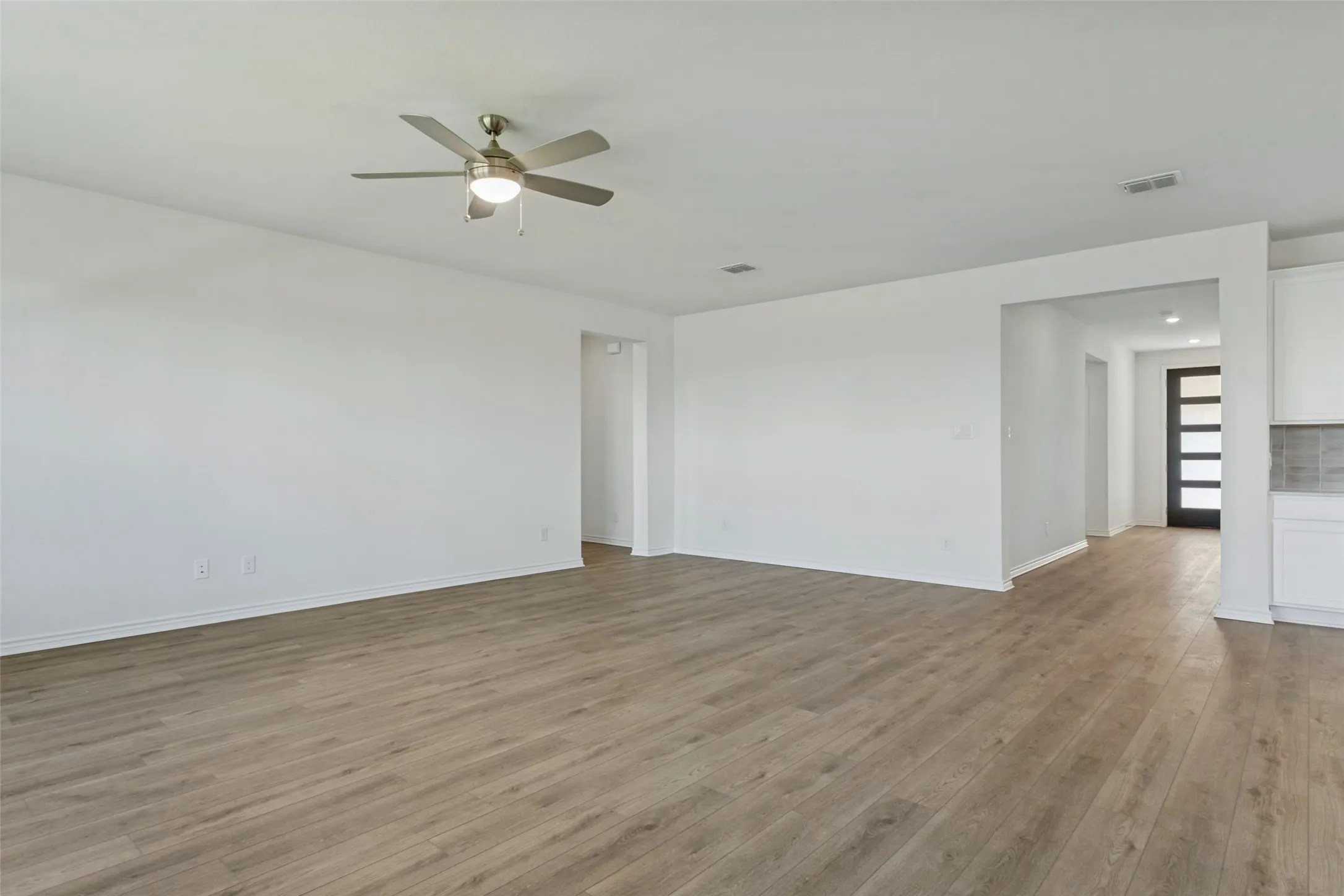 Single Family Residence For Sale in Denton County , 124 Hudson Lane, Justin, Texas 76247, 3 Bedroom, 2 Bathroom, 2 Garage spaces, 2,091 Sqft, built in 2026, mls#21296778, Real Estate Agent in Justin, Homes For Sale in Denton county, Homes For Sale in Justin, Realtor in Justin Texas, Real Estate Brokerage Independent Realty Texas, Luminita Cordes Realtor