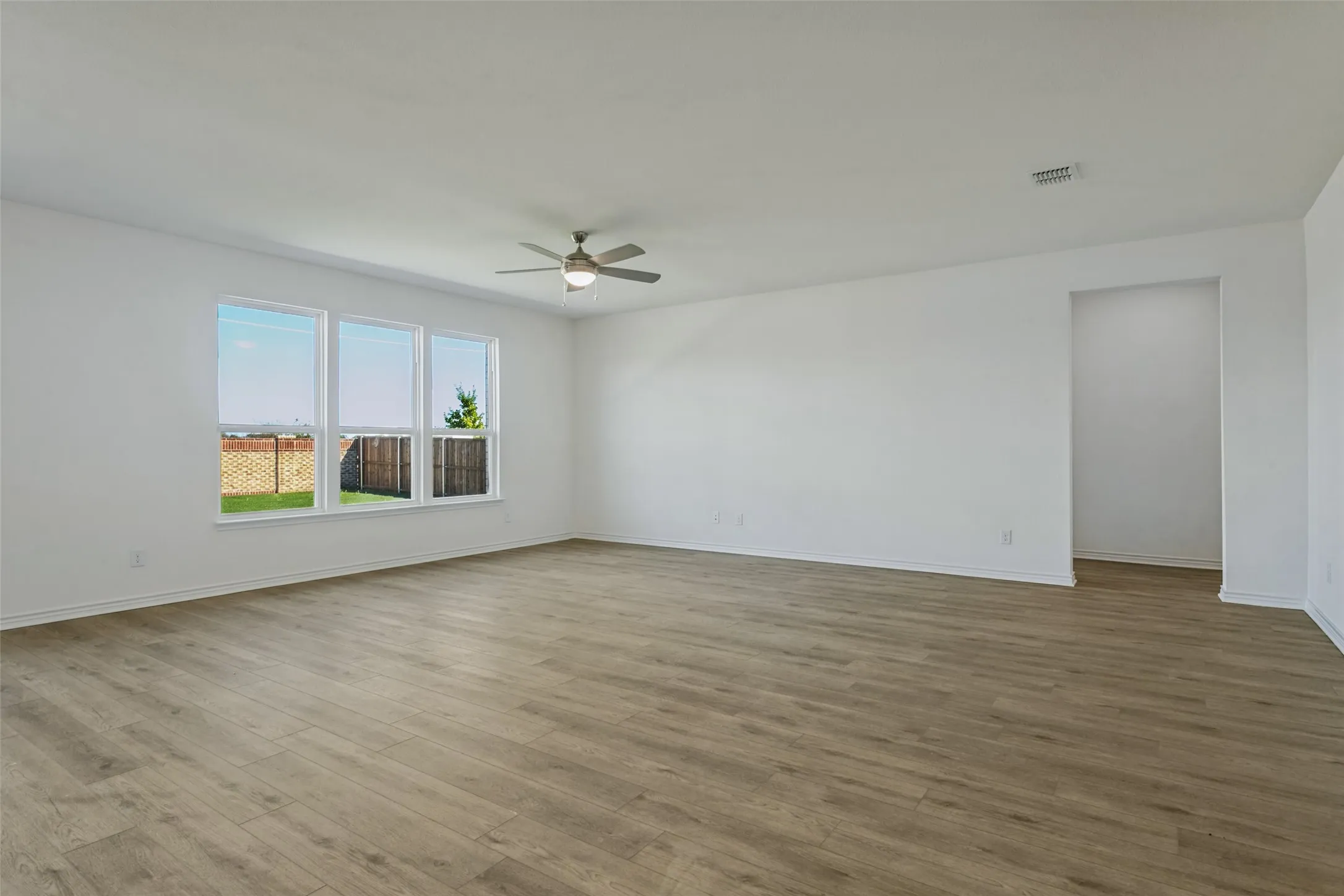Single Family Residence For Sale in Denton County , 124 Hudson Lane, Justin, Texas 76247, 3 Bedroom, 2 Bathroom, 2 Garage spaces, 2,091 Sqft, built in 2026, mls#21296778, Real Estate Agent in Justin, Homes For Sale in Denton county, Homes For Sale in Justin, Realtor in Justin Texas, Real Estate Brokerage Independent Realty Texas, Luminita Cordes Realtor